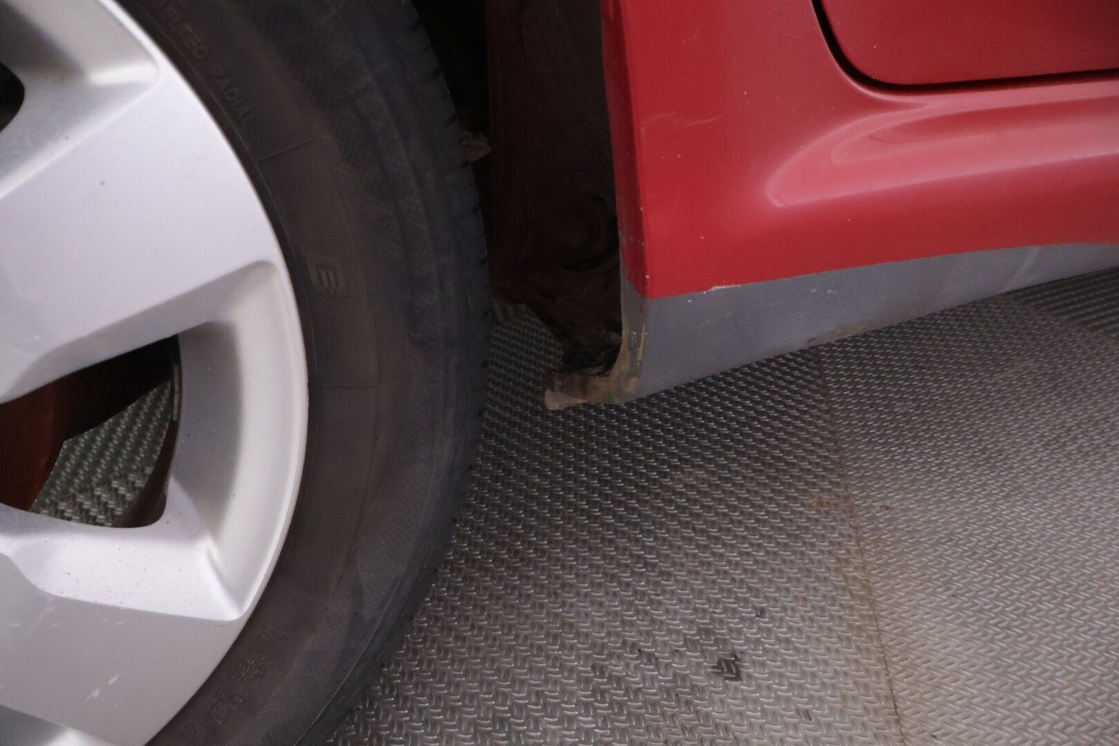 Toyota AYGO 2011 1,0 VVT-i Red  Myydään  Huutokaupat.com - Myyään Huutokaupat.com