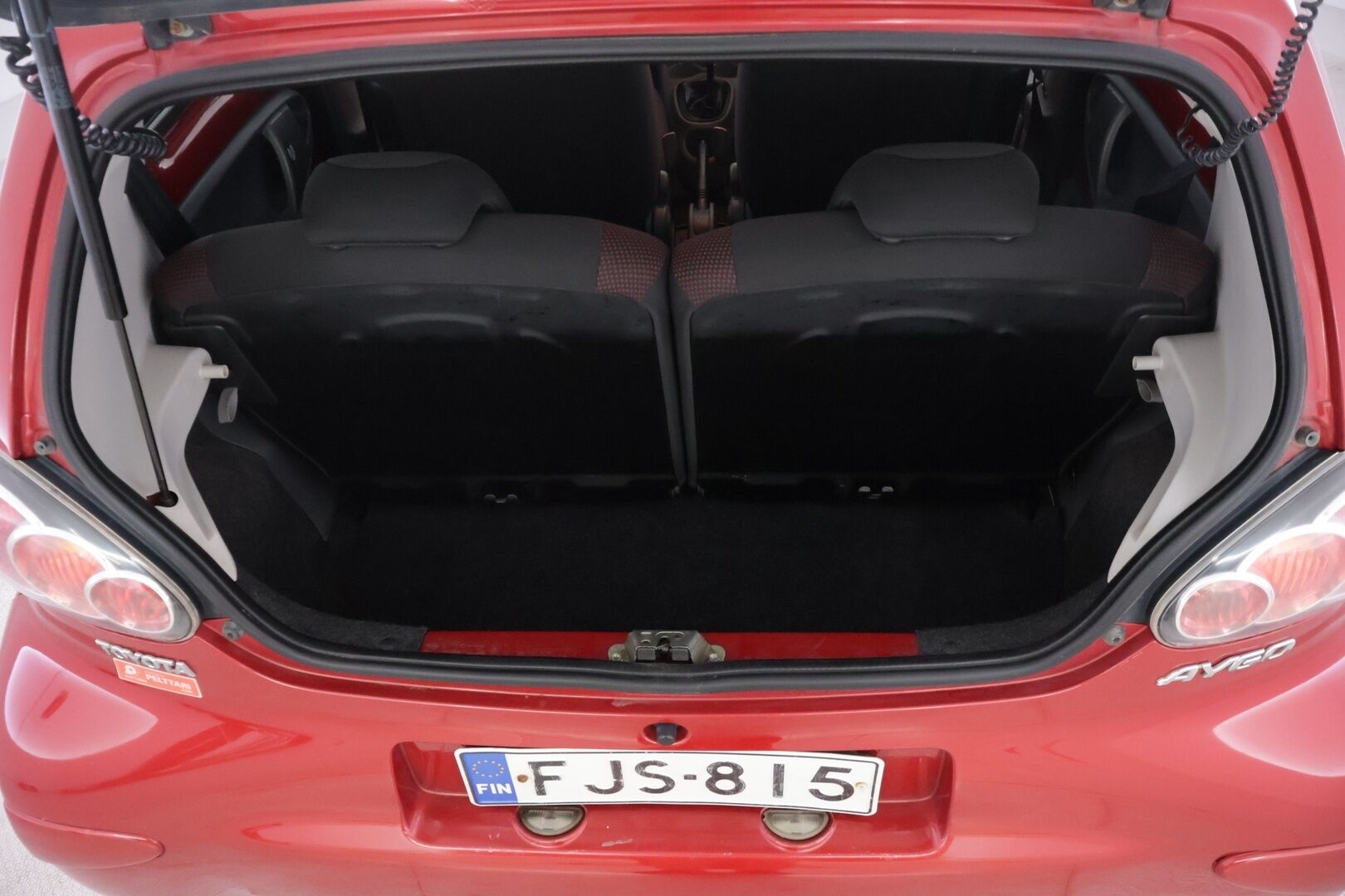 Toyota AYGO 2011 1,0 VVT-i Red  Myydään  Huutokaupat.com - Myyään Huutokaupat.com