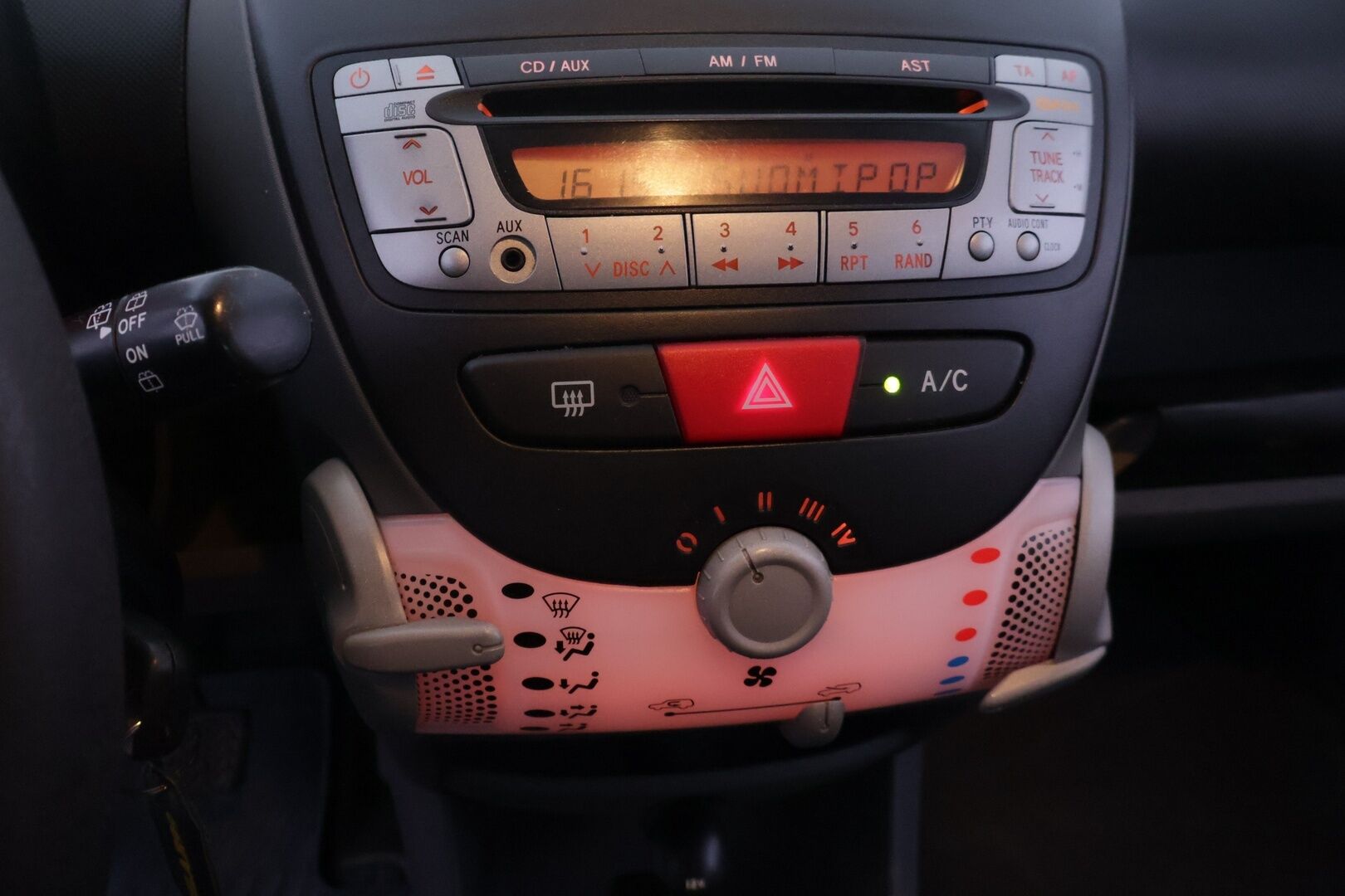 Toyota AYGO 2011 1,0 VVT-i Red  Myydään  Huutokaupat.com - Myyään Huutokaupat.com
