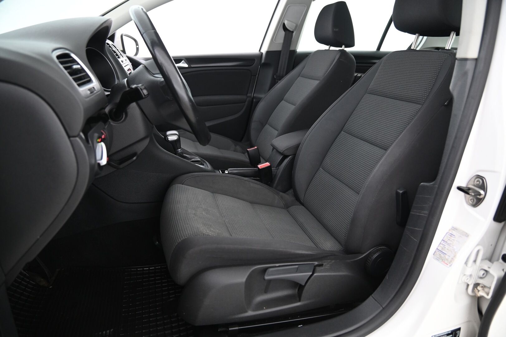 Volkswagen Golf 2010 Comfortline 1,2 TSI 77 kW (105 hv) DSG-automaatti 4-ovinen *Myydään Huutokaupat.com* - Myydään Huutokaupat.com
