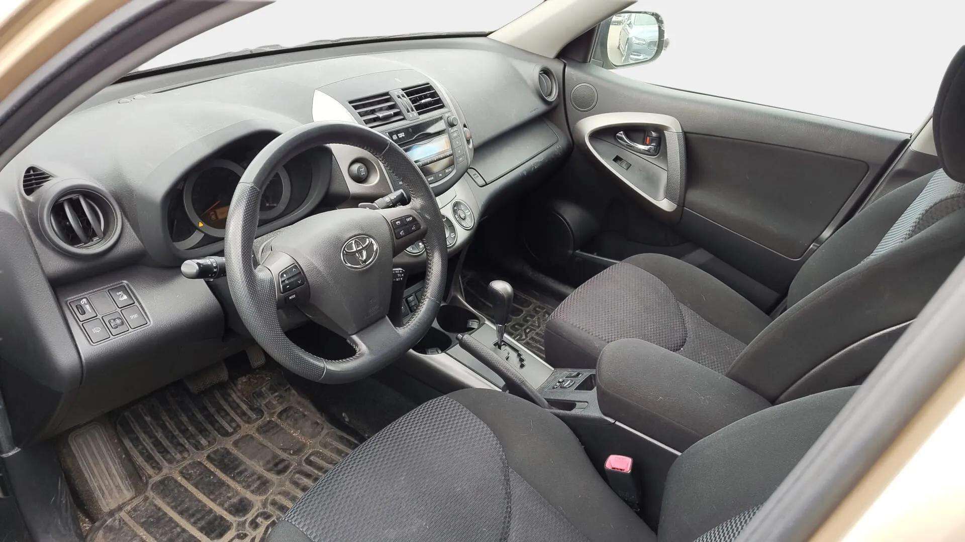 Toyota RAV4 2011 2,0 Valvematic 4WD Luxury Multidrive S * Suomi-auto / Lohko+sisä / Vakkari * - HULLUT AVAJAISHULINAT KORKOTARJOUS 3,29 %