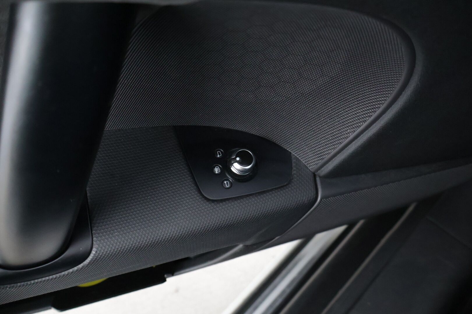 Audi TT 2010 Coupé 1,8 TFSI 118 kW * Sähköinen takaspoileri / Xenon / Webasto / Nahka-alcantarat / Tutkat takana * - * Suomi-auto / Kahdet renkaat omilla alumiinivanteilla! *