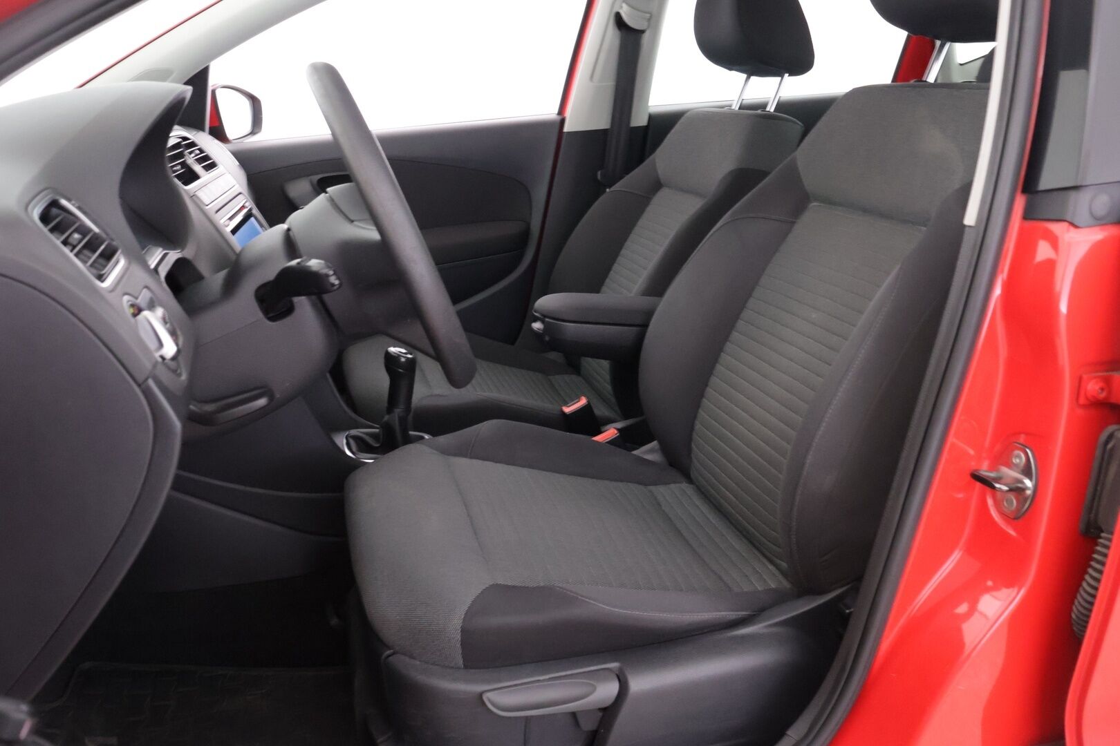 Volkswagen Polo 2011 Comfortline 1,2 TSI 77 kW (105 hv) 4-ovinen - *MYYDÄÄN HUUTOKAUPAT.COM*