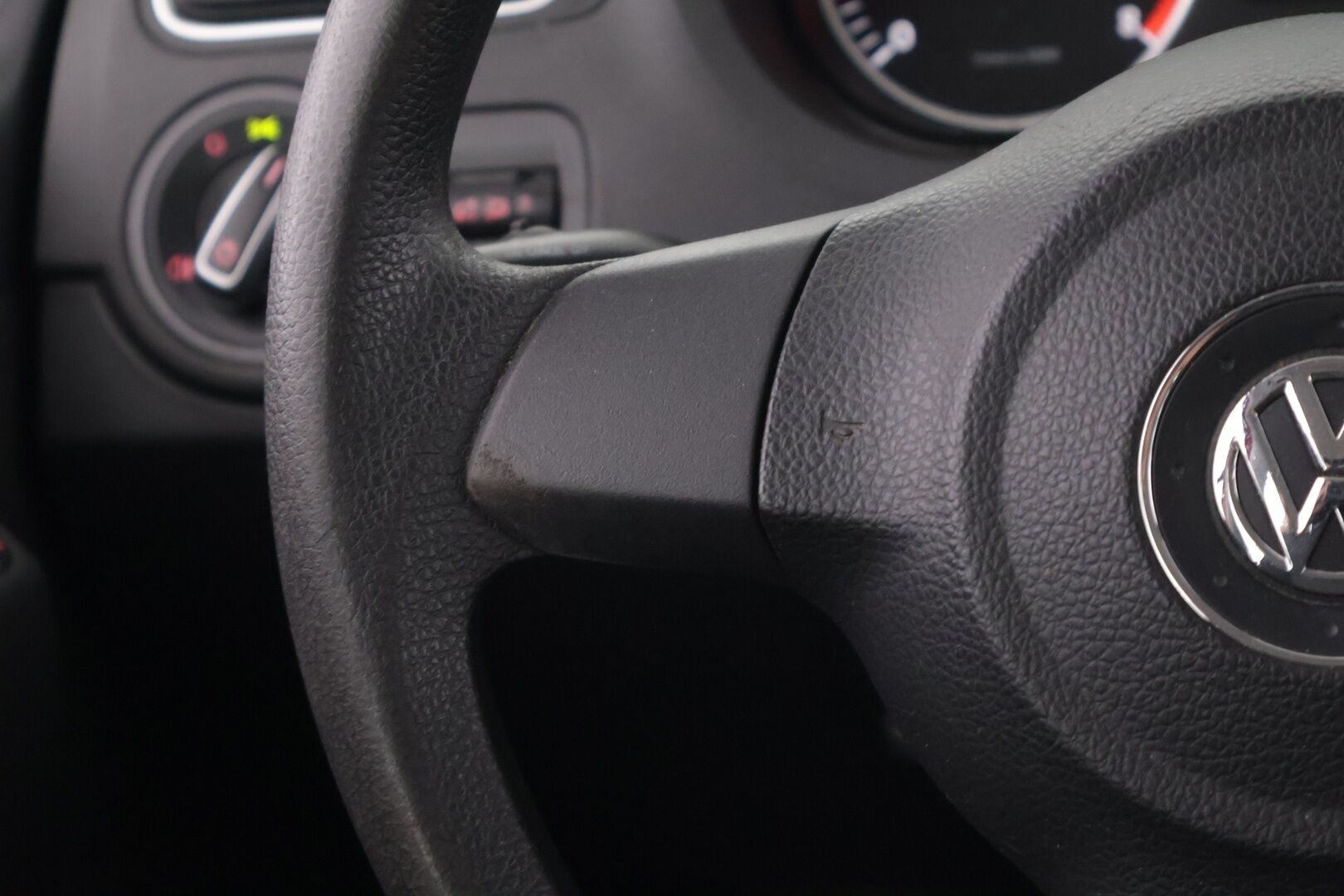 Volkswagen Polo 2011 Comfortline 1,2 TSI 77 kW (105 hv) 4-ovinen - *MYYDÄÄN HUUTOKAUPAT.COM*