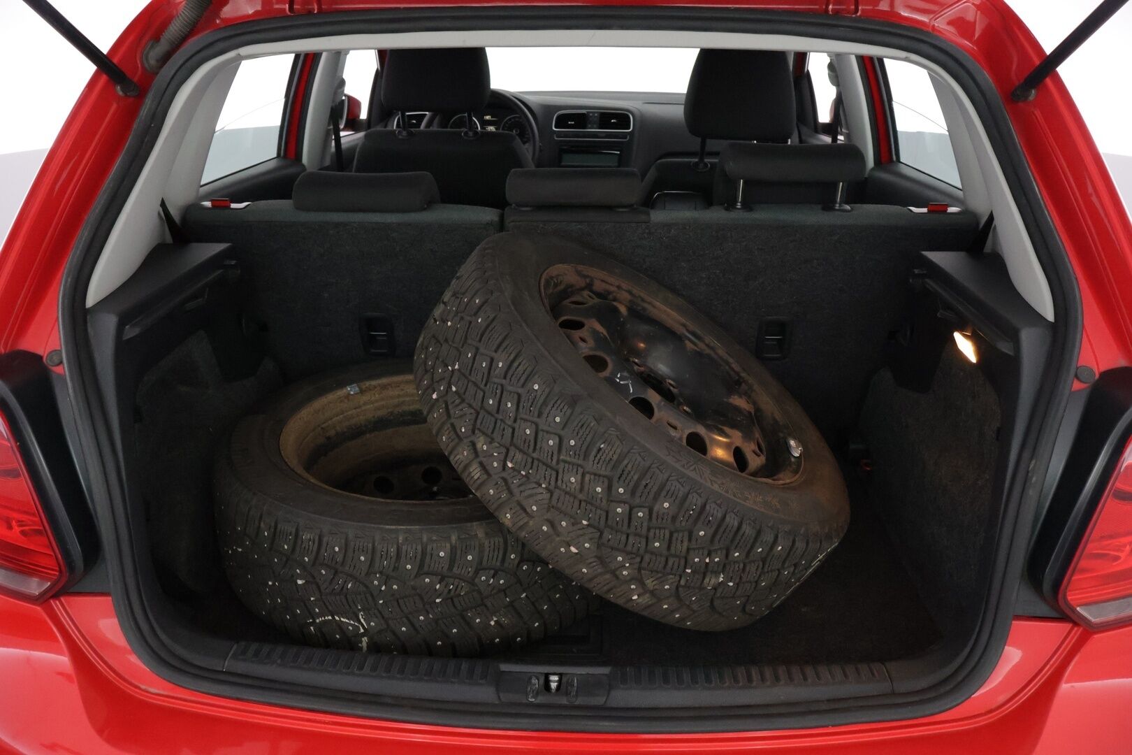 Volkswagen Polo 2011 Comfortline 1,2 TSI 77 kW (105 hv) 4-ovinen - *MYYDÄÄN HUUTOKAUPAT.COM*