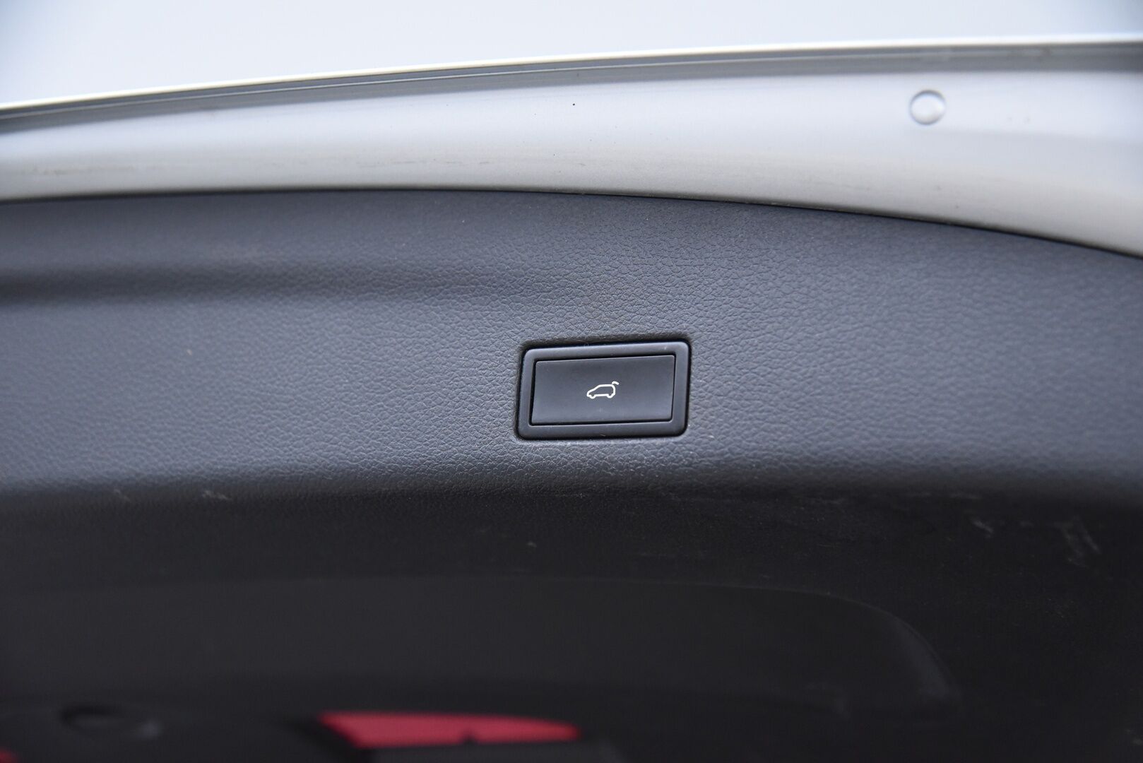 Volkswagen Sharan 2011 Comfortline 2,0 TDI BlueMotion Technology DSG-aut. / Vakkari / Vetokoukku / Suomi-Auto / - 7-Paikkainen tilaihme sähkötoimisilla liukuovilla / 2x hyvät renkaat!