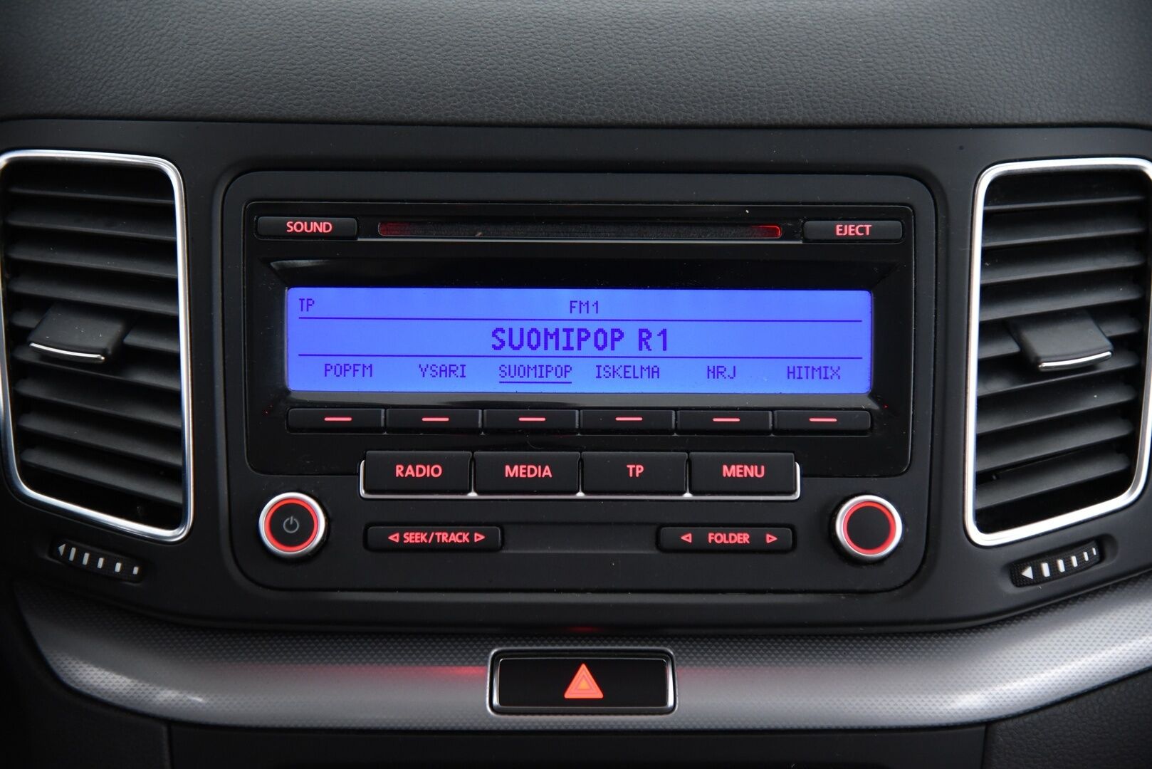 Volkswagen Sharan 2011 Comfortline 2,0 TDI BlueMotion Technology DSG-aut. / Vakkari / Vetokoukku / Suomi-Auto / - 7-Paikkainen tilaihme sähkötoimisilla liukuovilla / 2x hyvät renkaat!
