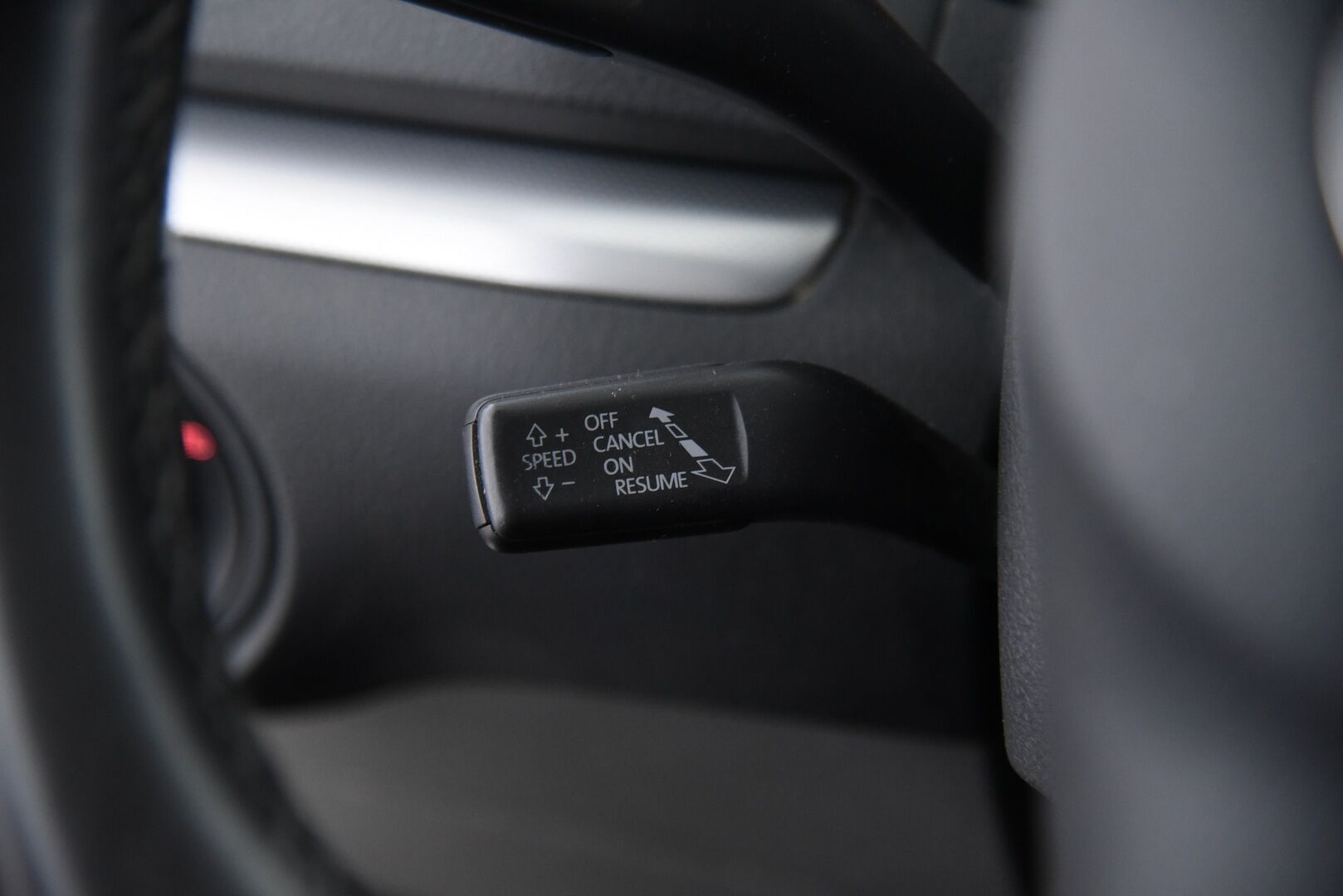 Volkswagen Sharan 2011 Comfortline 2,0 TDI BlueMotion Technology DSG-aut. / Vakkari / Vetokoukku / Suomi-Auto / - 7-Paikkainen tilaihme sähkötoimisilla liukuovilla / 2x hyvät renkaat!