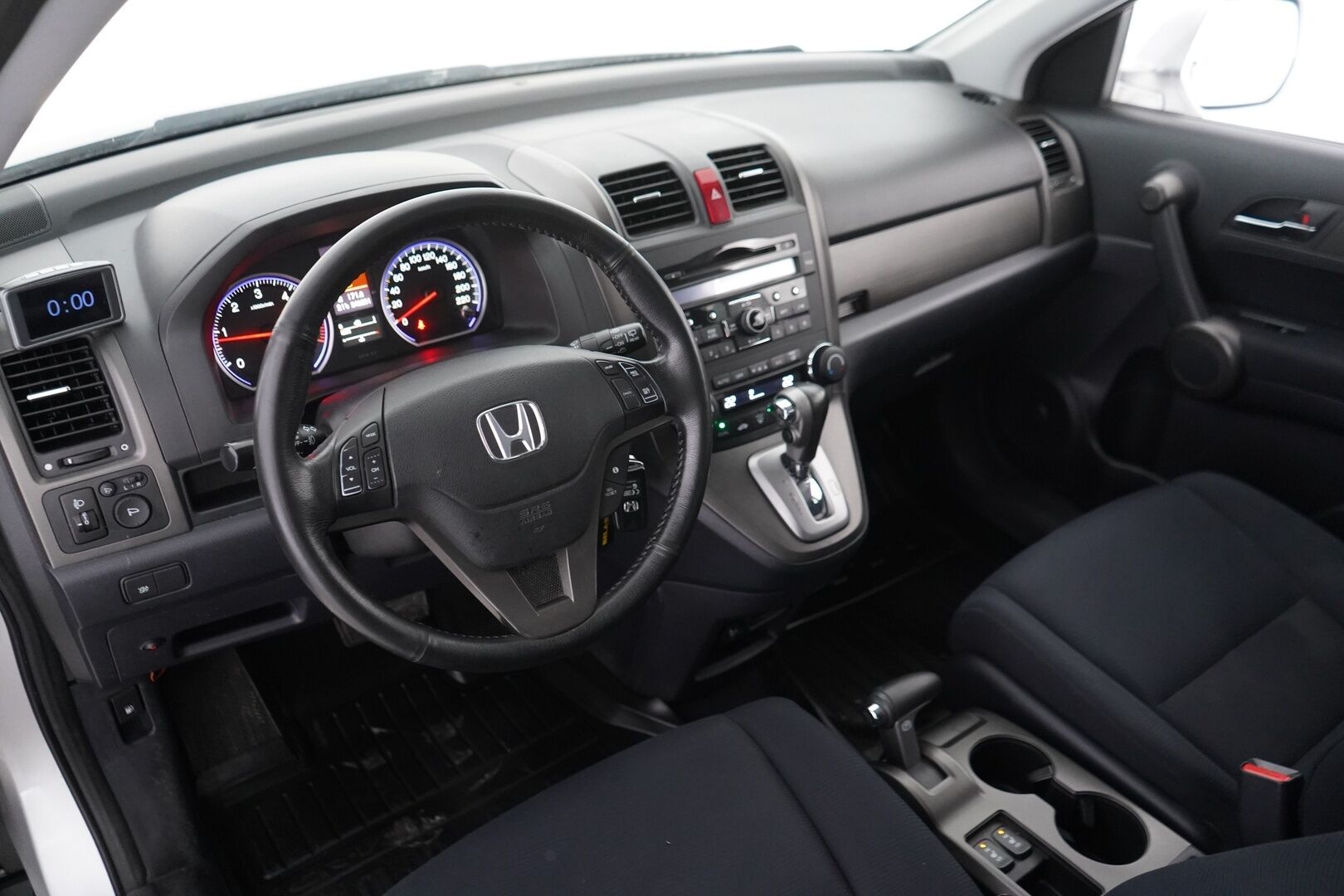 Honda CR-V 2011 2,2 i-DTEC Elegance AT 4WD Business - Ahdin uusittu juuri! | Suomi- auto | Vakkari | Koukku | Lohkolämmitin | P.tutka | Kahdet renkaat aluvantein