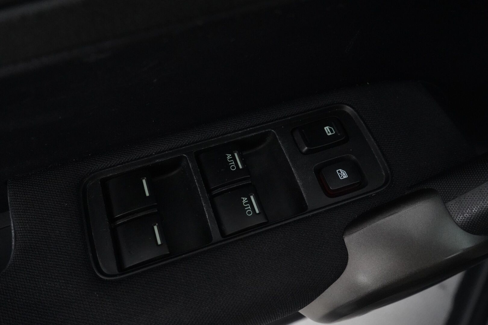 Honda CR-V 2011 2,2 i-DTEC Elegance AT 4WD Business - Ahdin uusittu juuri! | Suomi- auto | Vakkari | Koukku | Lohkolämmitin | P.tutka | Kahdet renkaat aluvantein