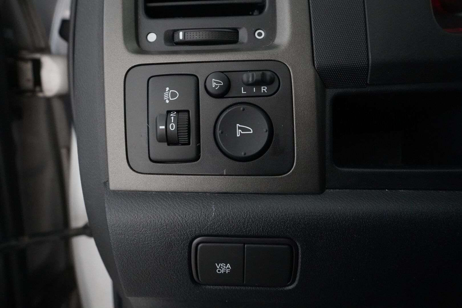Honda CR-V 2011 2,2 i-DTEC Elegance AT 4WD Business - Ahdin uusittu juuri! | Suomi- auto | Vakkari | Koukku | Lohkolämmitin | P.tutka | Kahdet renkaat aluvantein