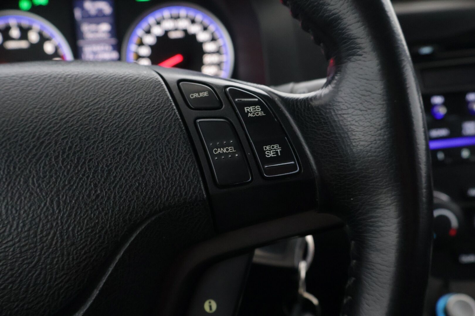 Honda CR-V 2011 2,0i Elegance Lifestyle 4WD Business *Lohko+sisäpistoke / XENON / Koukku / Osanahat* - Juuri katsastettu / Hyvä huoltohistoria / Kahdet hyvät renkaat