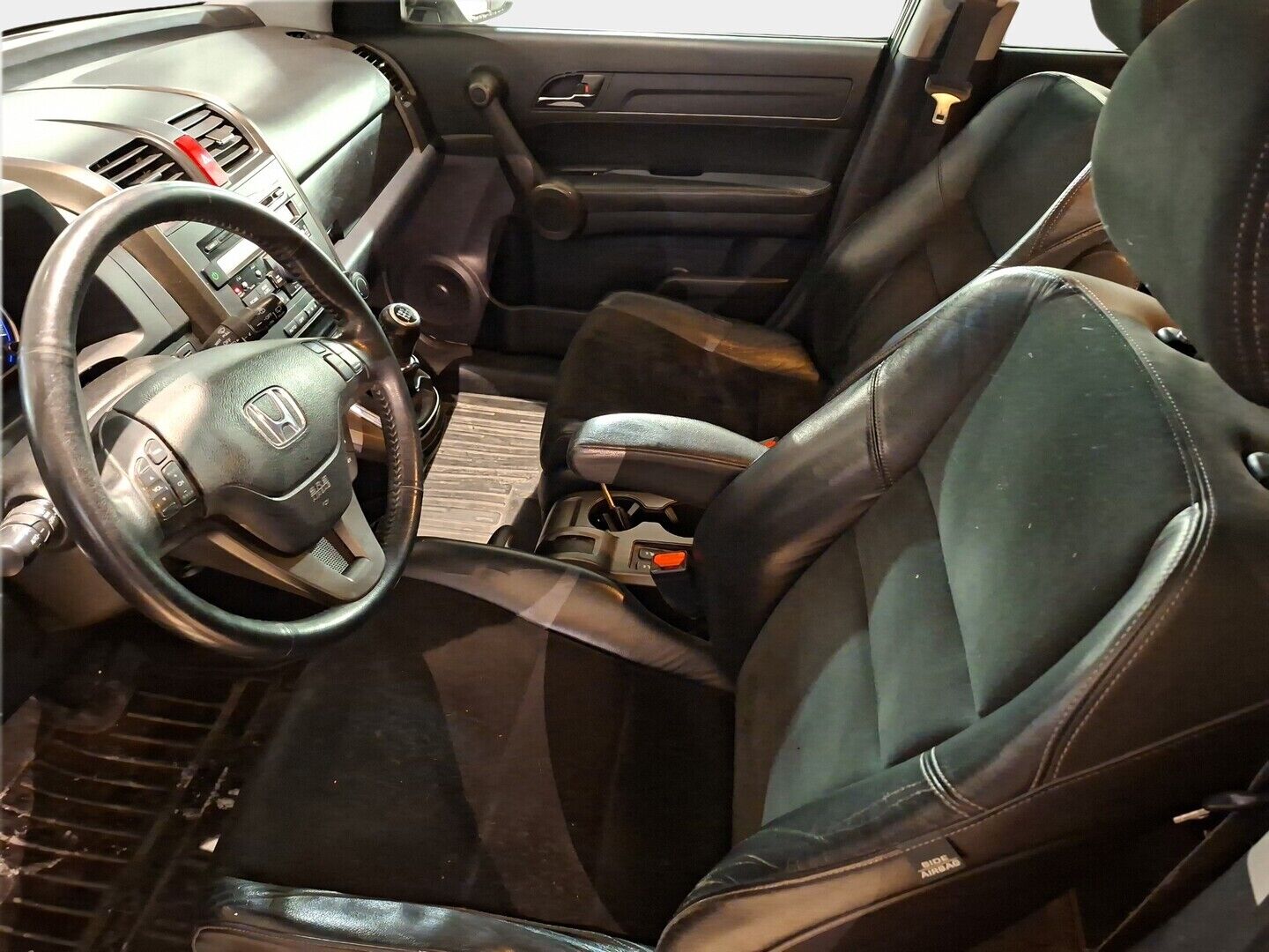 Honda CR-V 2011 2,0i Elegance Lifestyle 4WD Business *Lohko+sisäpistoke / XENON / Koukku / Osanahat* - Juuri katsastettu / Hyvä huoltohistoria / Kahdet hyvät renkaat