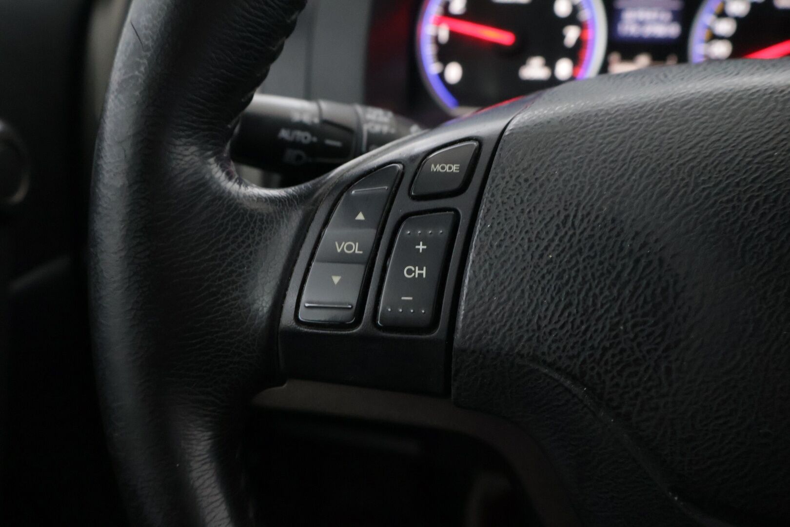 Honda CR-V 2011 2,0i Elegance Lifestyle 4WD Business *Lohko+sisäpistoke / XENON / Koukku / Osanahat* - Juuri katsastettu / Hyvä huoltohistoria / Kahdet hyvät renkaat