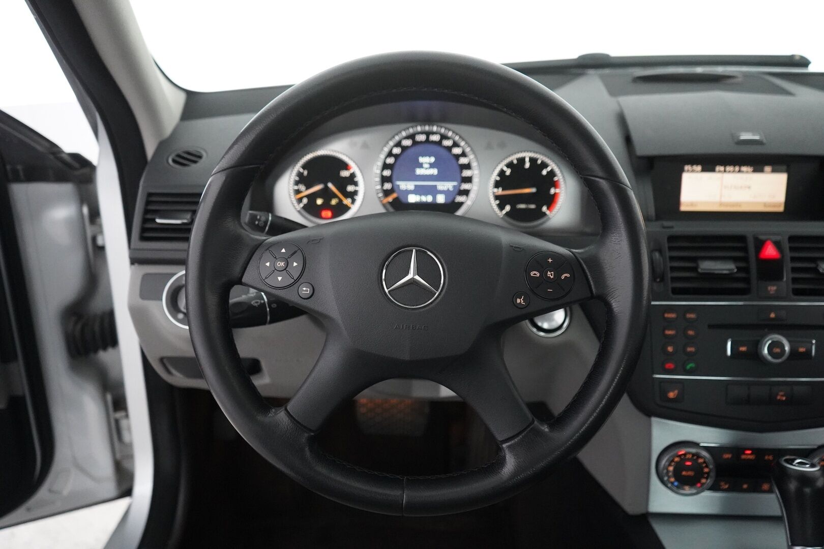 Mercedes-Benz C 2008 * MYYDÄÄN HUUTOKAUPAT.COM *