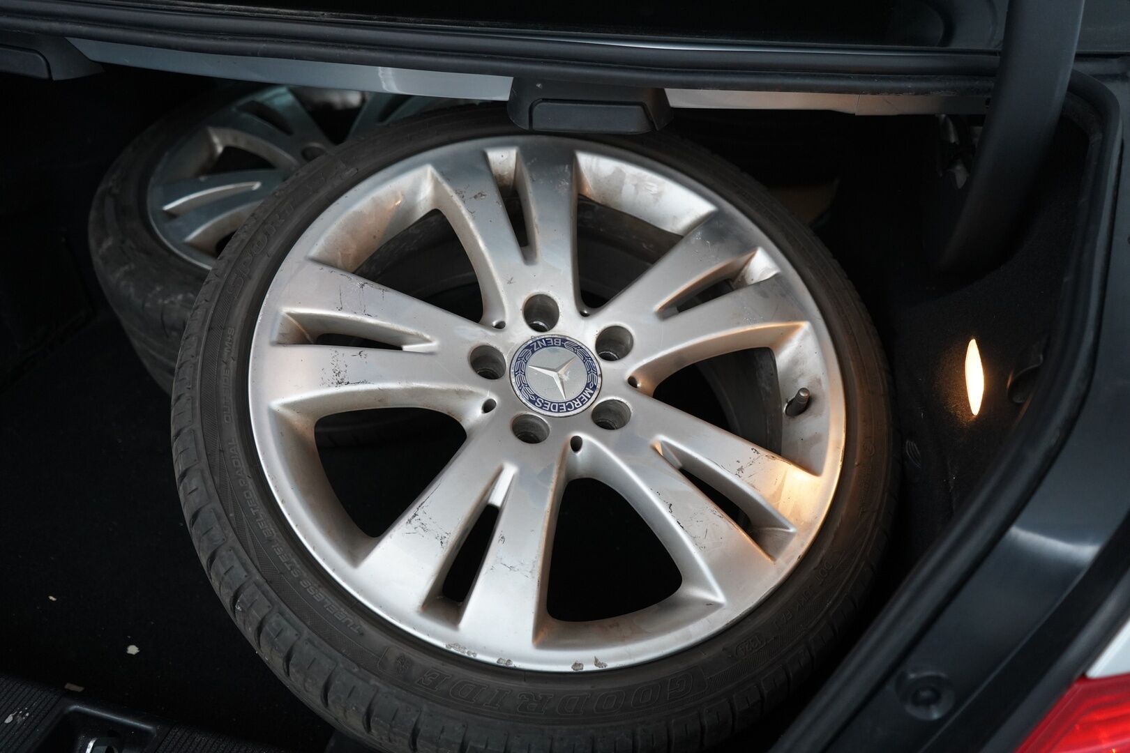 Mercedes-Benz C 2008 * MYYDÄÄN HUUTOKAUPAT.COM *
