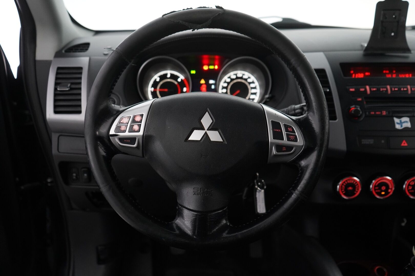 Mitsubishi Outlander 2011 2.2 DI-D Intense * MYYDÄÄN HUUTOKAUPAT.COM *