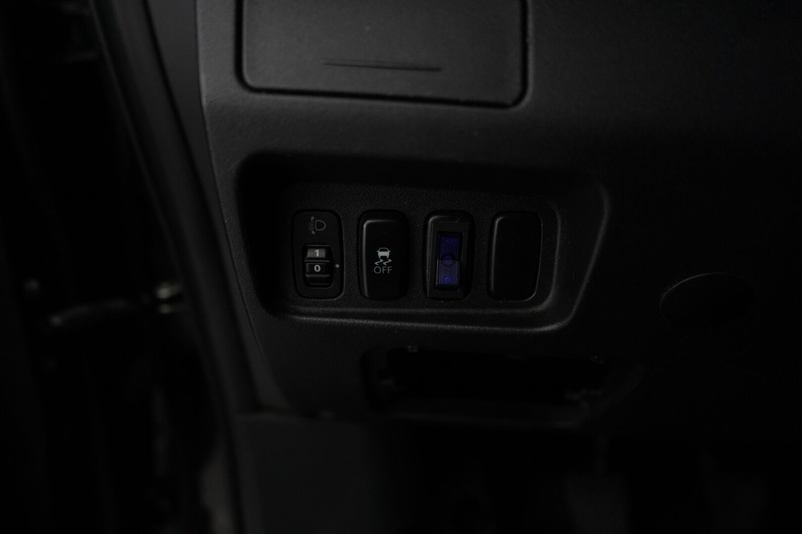 Mitsubishi Outlander 2011 2.2 DI-D Intense * MYYDÄÄN HUUTOKAUPAT.COM *