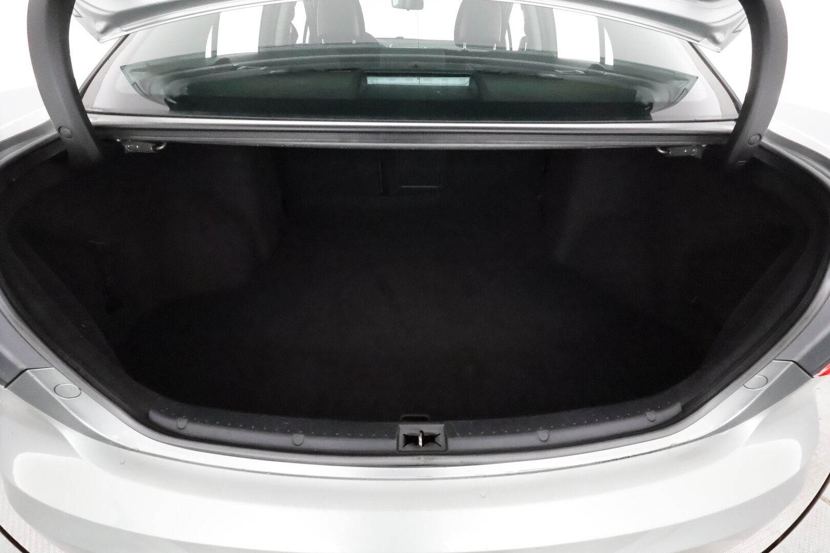 Toyota Avensis 2011 1,8 Valvematic Sol Edition 4ov Multidrive S **Suomi-auto / Sisätilanlämmitin / Vakkari / AC / Rattivaihteet**