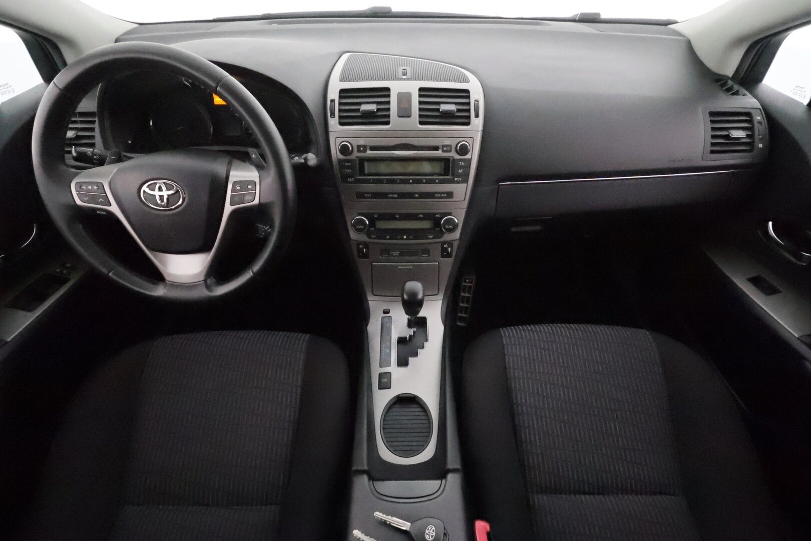Toyota Avensis 2011 1,8 Valvematic Sol Edition 4ov Multidrive S **Suomi-auto / Sisätilanlämmitin / Vakkari / AC / Rattivaihteet**