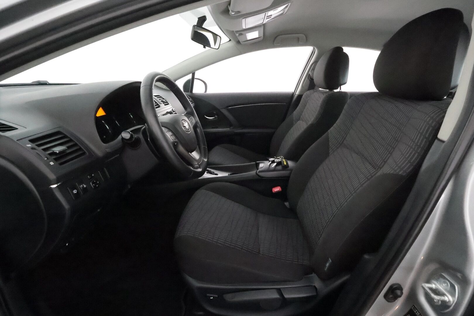 Toyota Avensis 2011 1,8 Valvematic Sol Edition 4ov Multidrive S **Suomi-auto / Sisätilanlämmitin / Vakkari / AC / Rattivaihteet**
