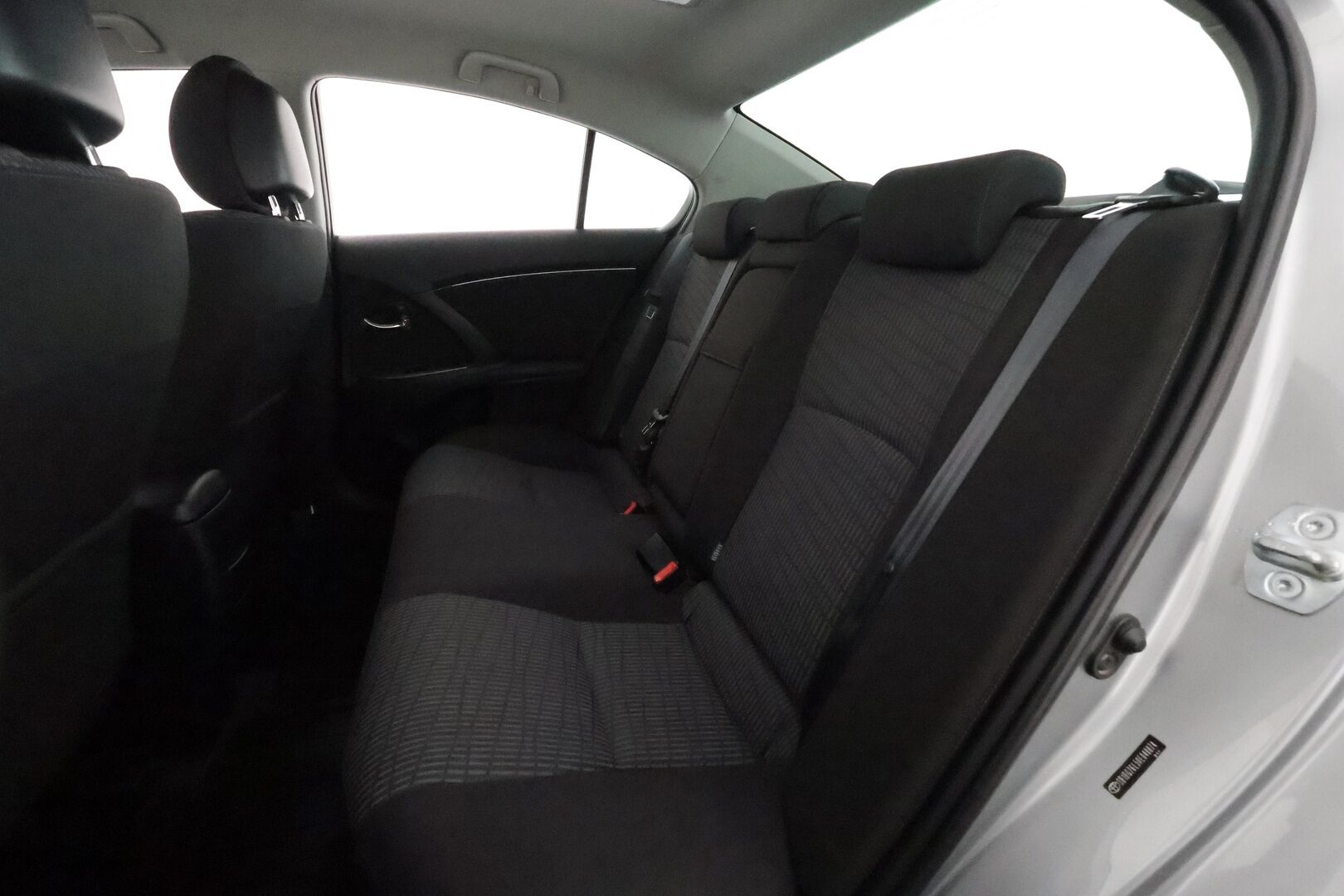 Toyota Avensis 2011 1,8 Valvematic Sol Edition 4ov Multidrive S **Suomi-auto / Sisätilanlämmitin / Vakkari / AC / Rattivaihteet**