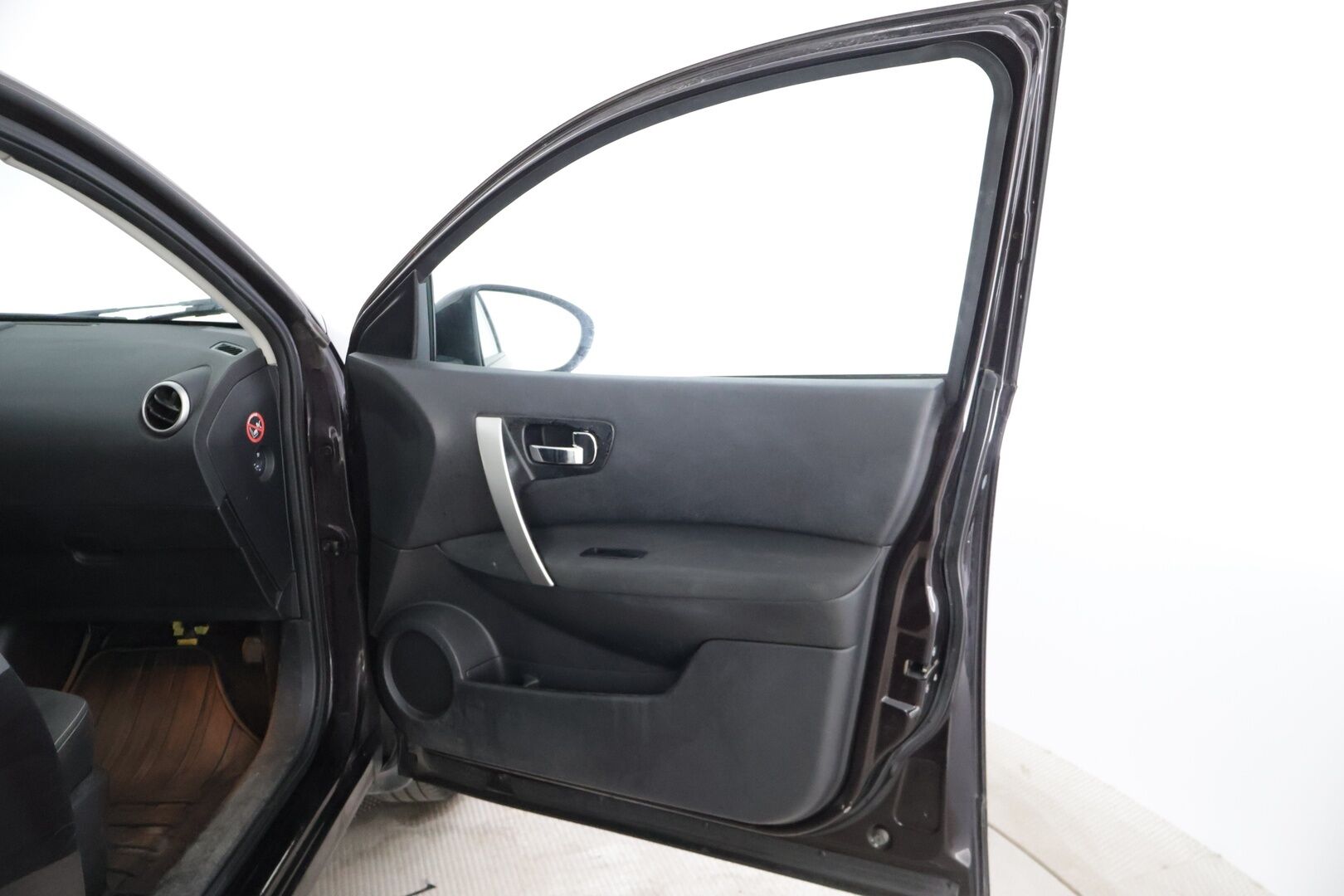 Nissan Qashqai+2 2012 1,6L Stop / Start System Acenta 2WD 5M/T ** Myydään huutokaupat.com-sivustolla / 7p / 2x renkaat / Lohko / Panoraama ** - *Kattavasti huollettu! / Kaksilla renkailla / Katsastus voimassa 2/2026 saakka!*
