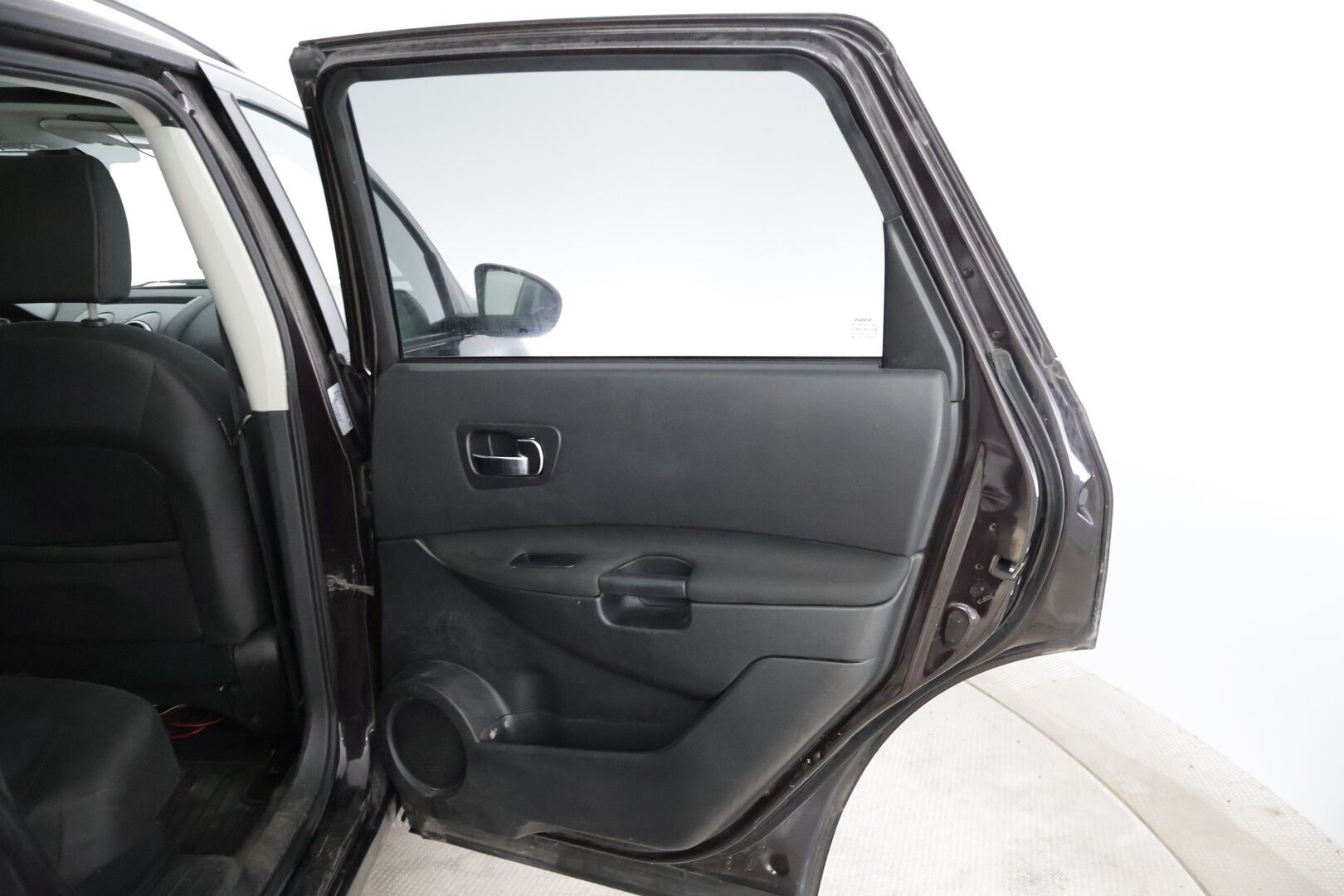 Nissan Qashqai+2 2012 1,6L Stop / Start System Acenta 2WD 5M/T ** Myydään huutokaupat.com-sivustolla / 7p / 2x renkaat / Lohko / Panoraama ** - *Kattavasti huollettu! / Kaksilla renkailla / Katsastus voimassa 2/2026 saakka!*