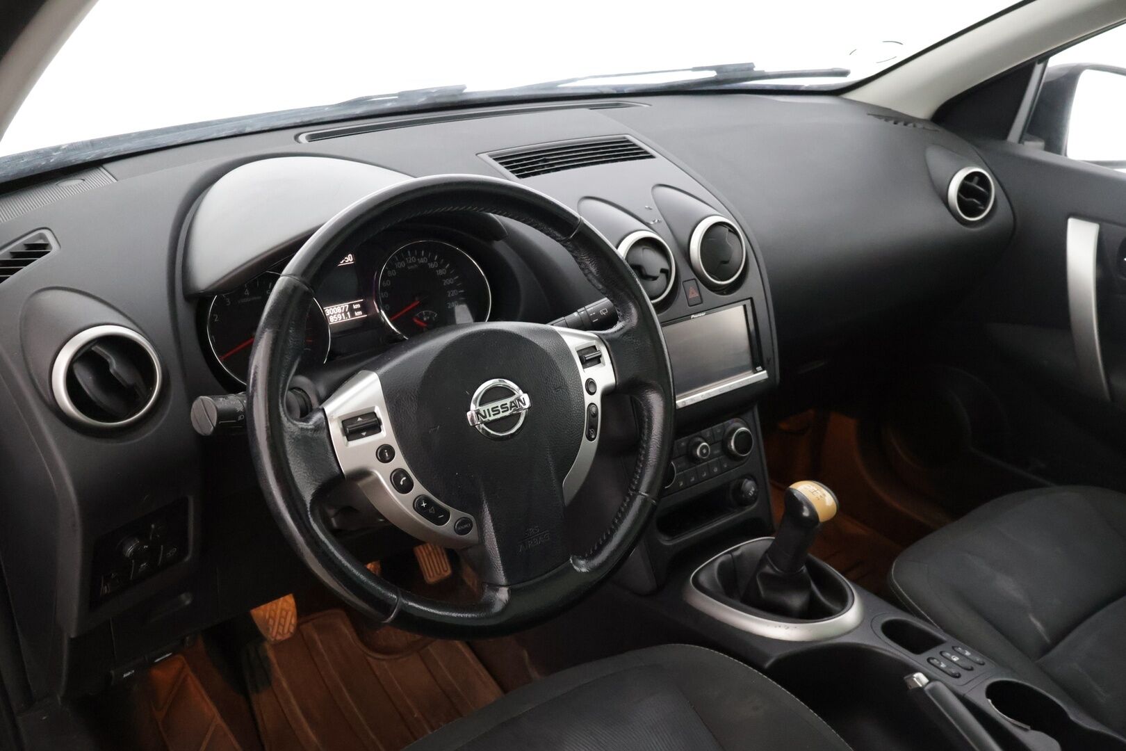 Nissan Qashqai+2 2012 1,6L Stop / Start System Acenta 2WD 5M/T ** Myydään huutokaupat.com-sivustolla / 7p / 2x renkaat / Lohko / Panoraama ** - *Kattavasti huollettu! / Kaksilla renkailla / Katsastus voimassa 2/2026 saakka!*