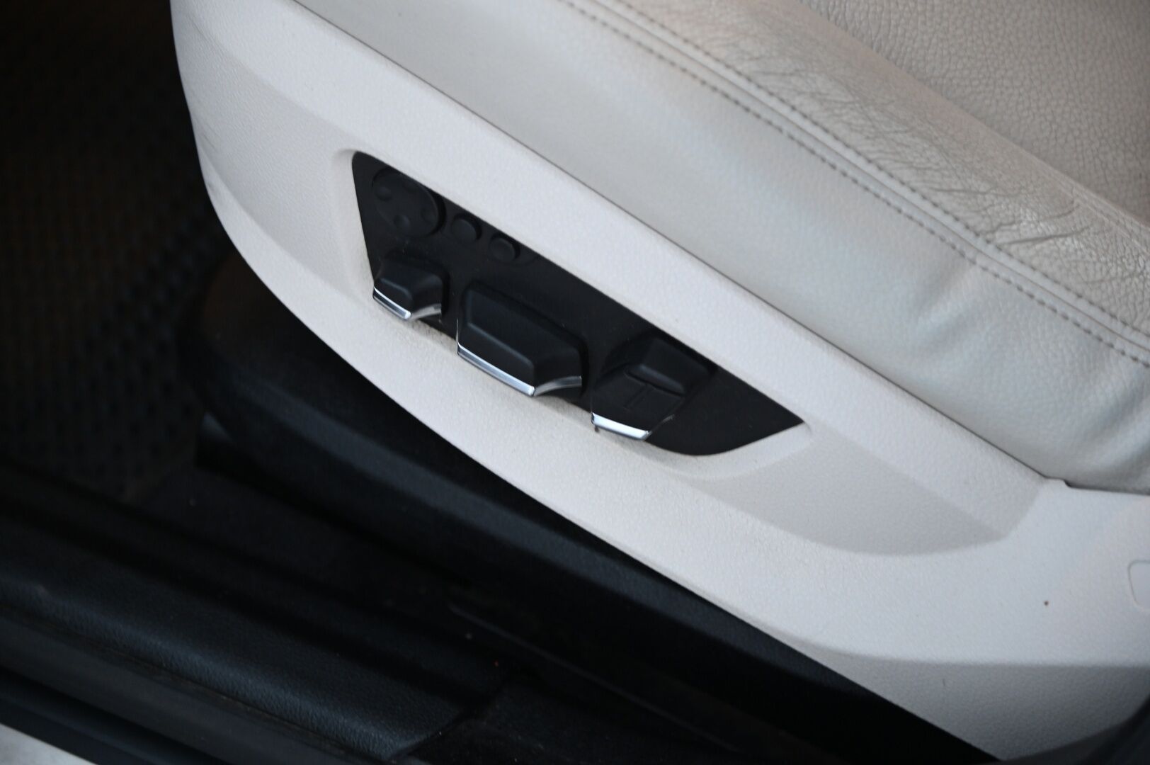 BMW 530 GRAN TURISMO 2011 A F07 Gran Turismo *Tämä auto myydään YritysOutlet -valikoimasta vain yritykselle* - *Tämä auto myydään YritysOutlet -valikoimasta vain yritykselle*