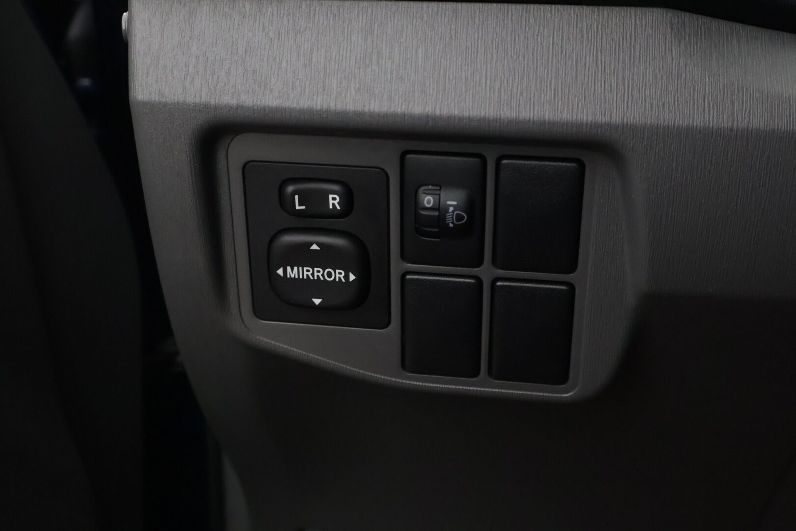 Toyota Prius 2011 HSD Sol 5ov - Suomi-auto / Hud / Lohko / Vakkari / P-tutkat