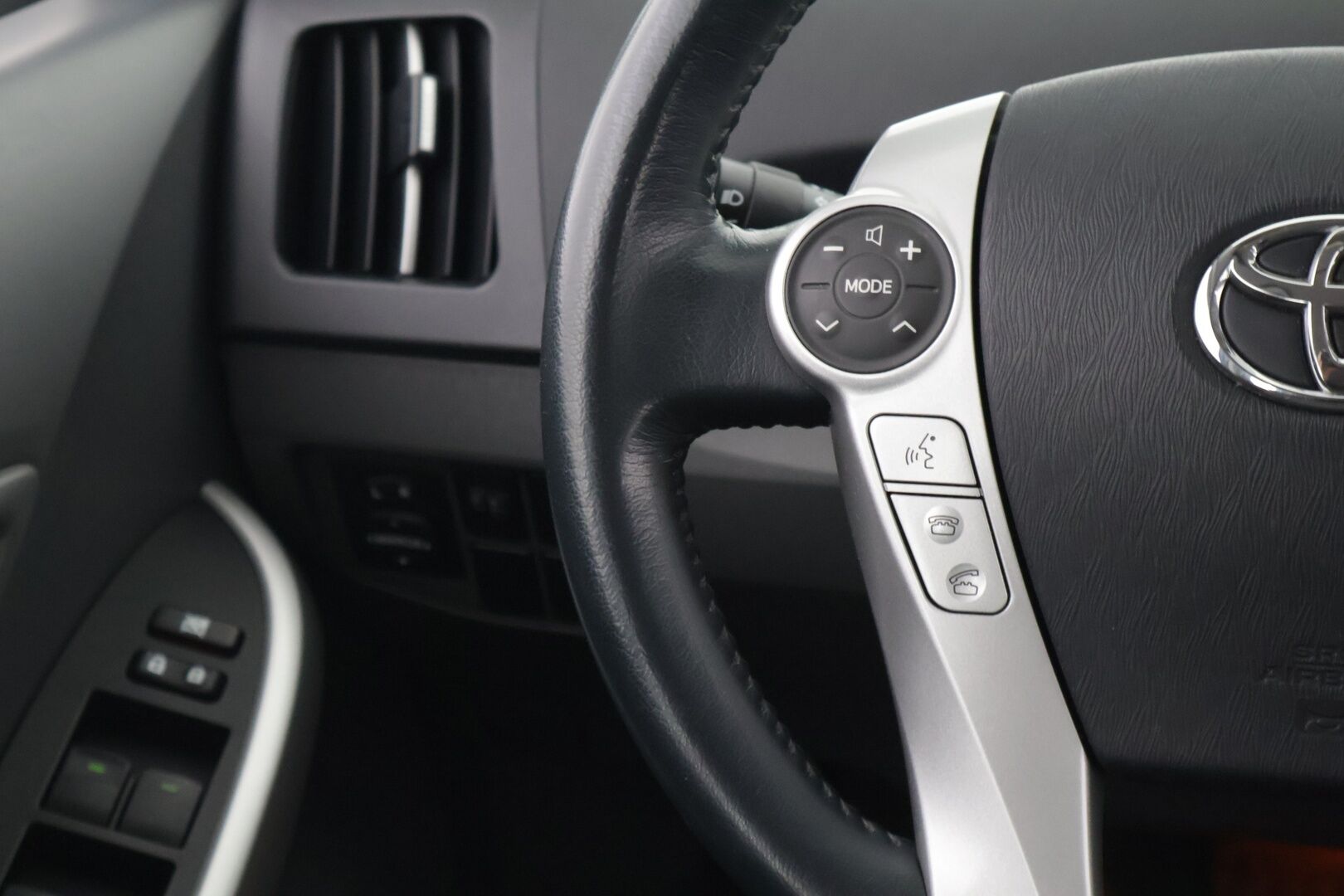 Toyota Prius 2011 HSD Sol 5ov - Suomi-auto / Hud / Lohko / Vakkari / P-tutkat