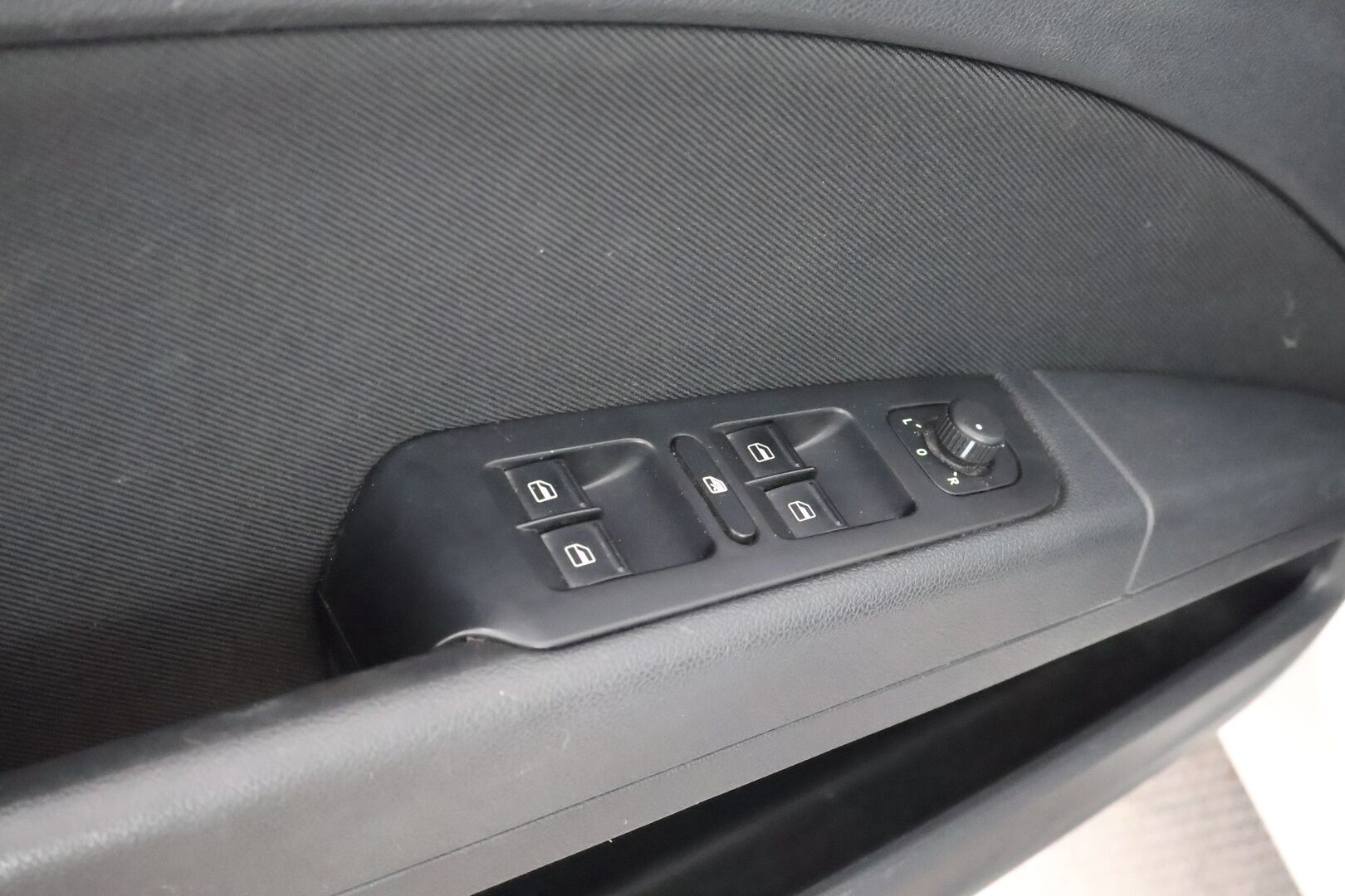 Skoda Superb 2011 Combi 1,6 TDI Comfort GreenLine - Suomiauto / Vetokoukku / Vakkari / Lohko & Sisäpistoke / Jakopää tehty / Juuri tullut Tampereelle!