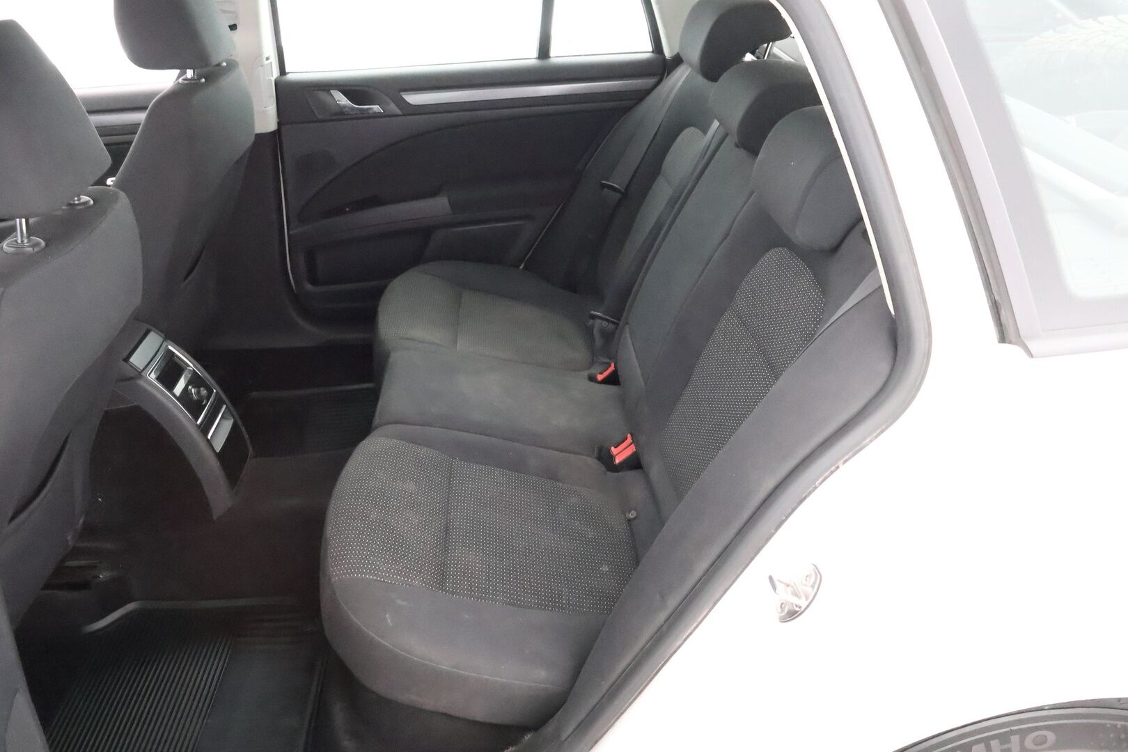 Skoda Superb 2011 Combi 1,6 TDI Comfort GreenLine - Suomiauto / Vetokoukku / Vakkari / Lohko & Sisäpistoke / Jakopää tehty / Juuri tullut Tampereelle!