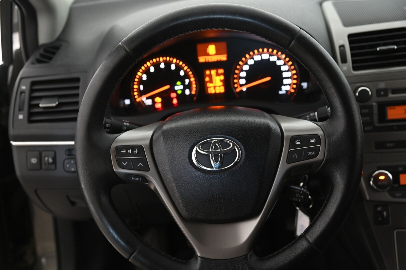 Toyota Avensis 2012 1,8 Valvematic Sol Edition Wagon - Vakkari | Koukku | kahdet renkaat | P.tutka | Lohko | 