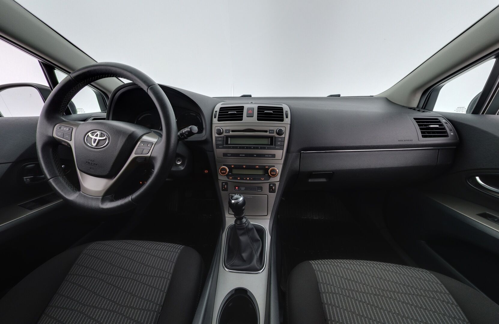 Toyota Avensis 2012 1,8 Valvematic Sol Edition Wagon - Vakkari | Koukku | kahdet renkaat | P.tutka | Lohko | 