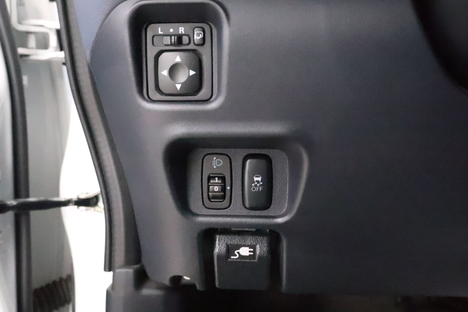 Peugeot iOn 2011 Active *MYYDÄÄN HUUTOKAUPAT.COM KAUTTA*