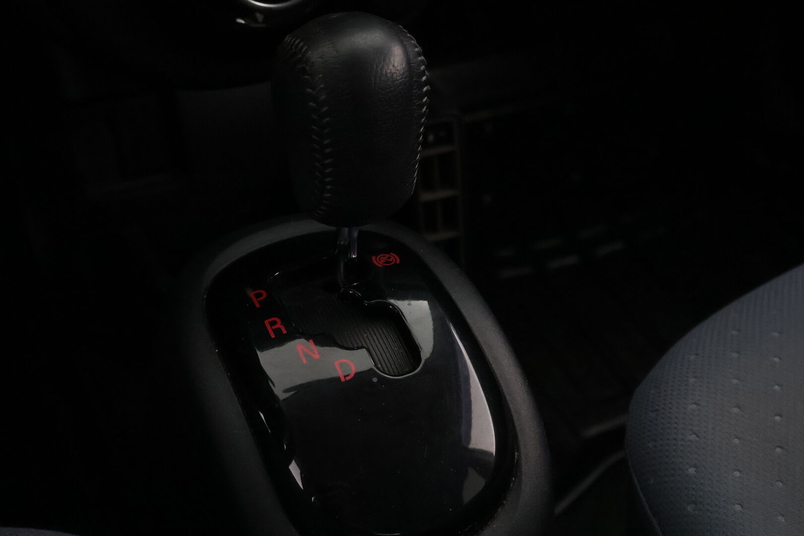 Peugeot iOn 2011 Active *MYYDÄÄN HUUTOKAUPAT.COM KAUTTA*
