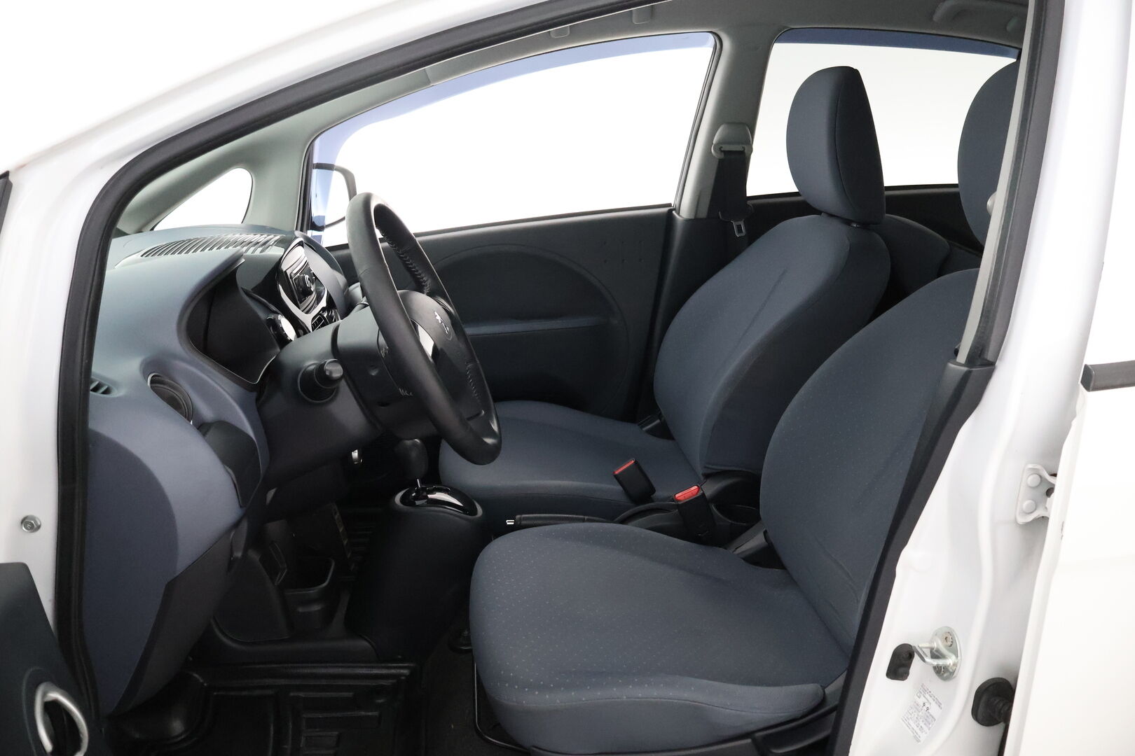 Peugeot iOn 2011 Active *MYYDÄÄN HUUTOKAUPAT.COM KAUTTA*