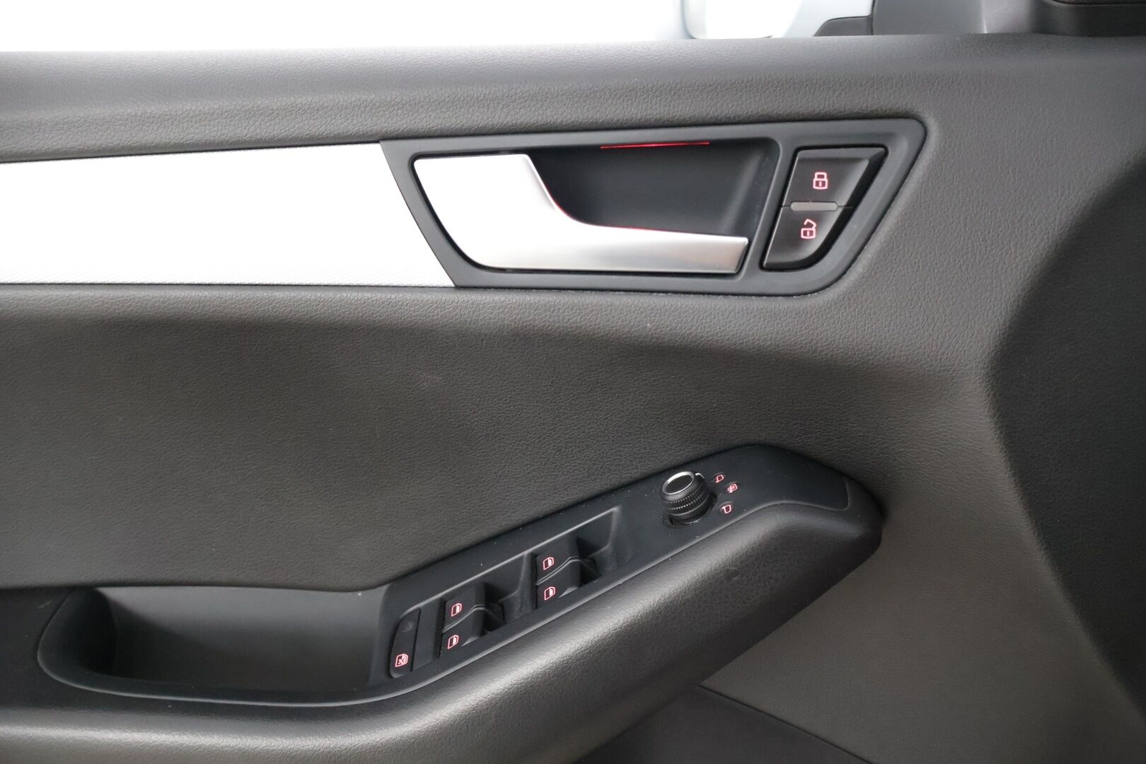 Audi Q5 2012 2,0 TFSI hybrid quattro tiptronic-autom. - * Myydään Huutokaupat.com *