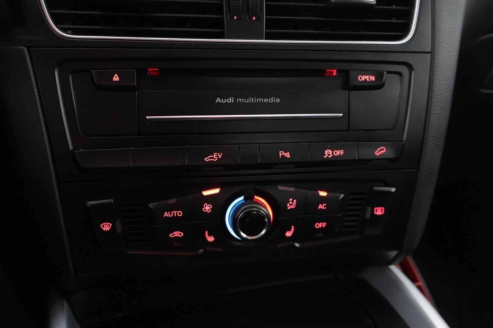 Audi Q5 2012 2,0 TFSI hybrid quattro tiptronic-autom. - * Myydään Huutokaupat.com *