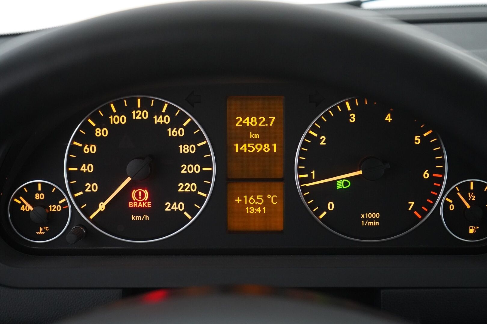 Mercedes-Benz A 2012 160 BE 5D Premium Business - Lohkolämmitin sisäpistokkeella | Ilmastointi | Kahdet hyvät renkaat | Suomi-auto | Juuri huollettu | Juuri katsastettu | Todella siisti!
