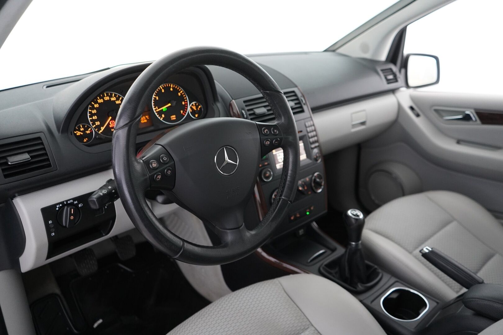 Mercedes-Benz A 2012 160 BE 5D Premium Business - Lohkolämmitin sisäpistokkeella | Ilmastointi | Kahdet hyvät renkaat | Suomi-auto | Juuri huollettu | Juuri katsastettu | Todella siisti!