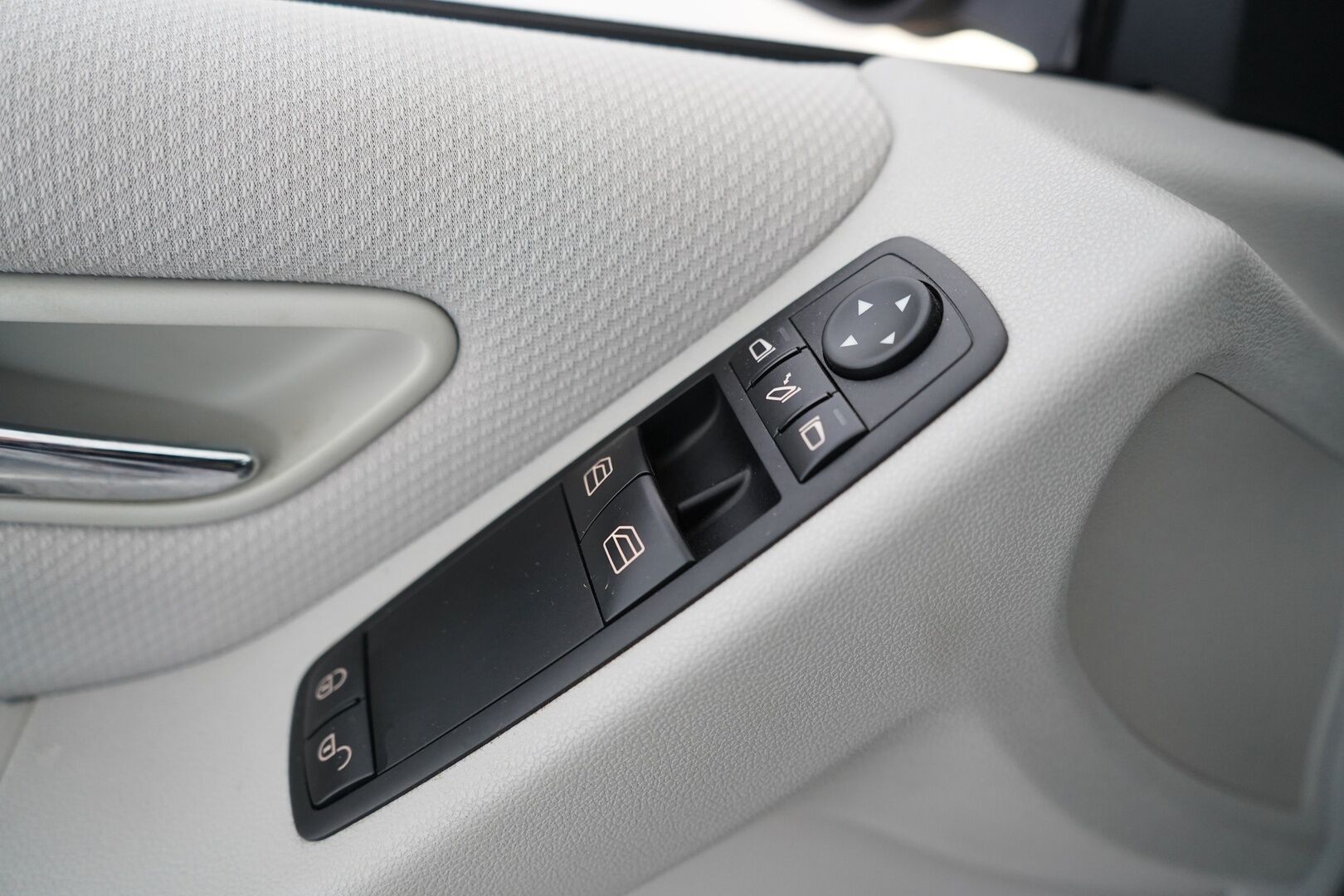 Mercedes-Benz A 2012 160 BE 5D Premium Business - Lohkolämmitin sisäpistokkeella | Ilmastointi | Kahdet hyvät renkaat | Suomi-auto | Juuri huollettu | Juuri katsastettu | Todella siisti!