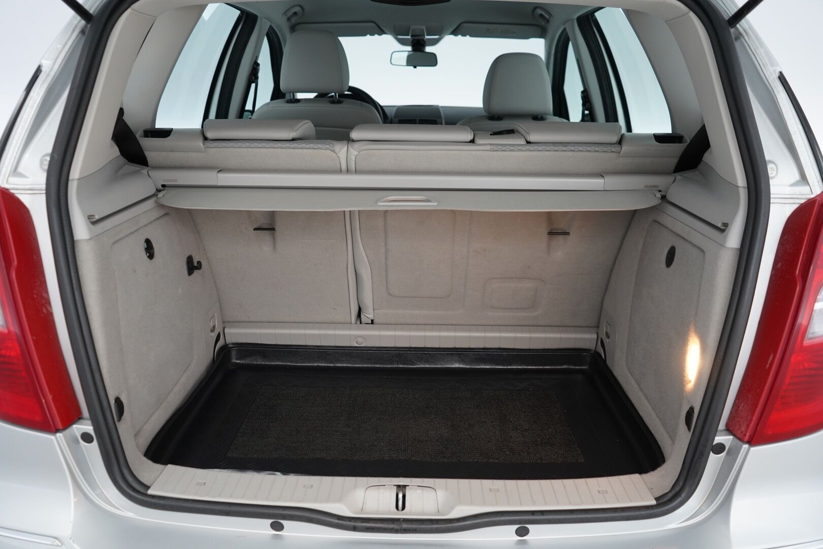 Mercedes-Benz A 2012 160 BE 5D Premium Business - Lohkolämmitin sisäpistokkeella | Ilmastointi | Kahdet hyvät renkaat | Suomi-auto | Juuri huollettu | Juuri katsastettu | Todella siisti!