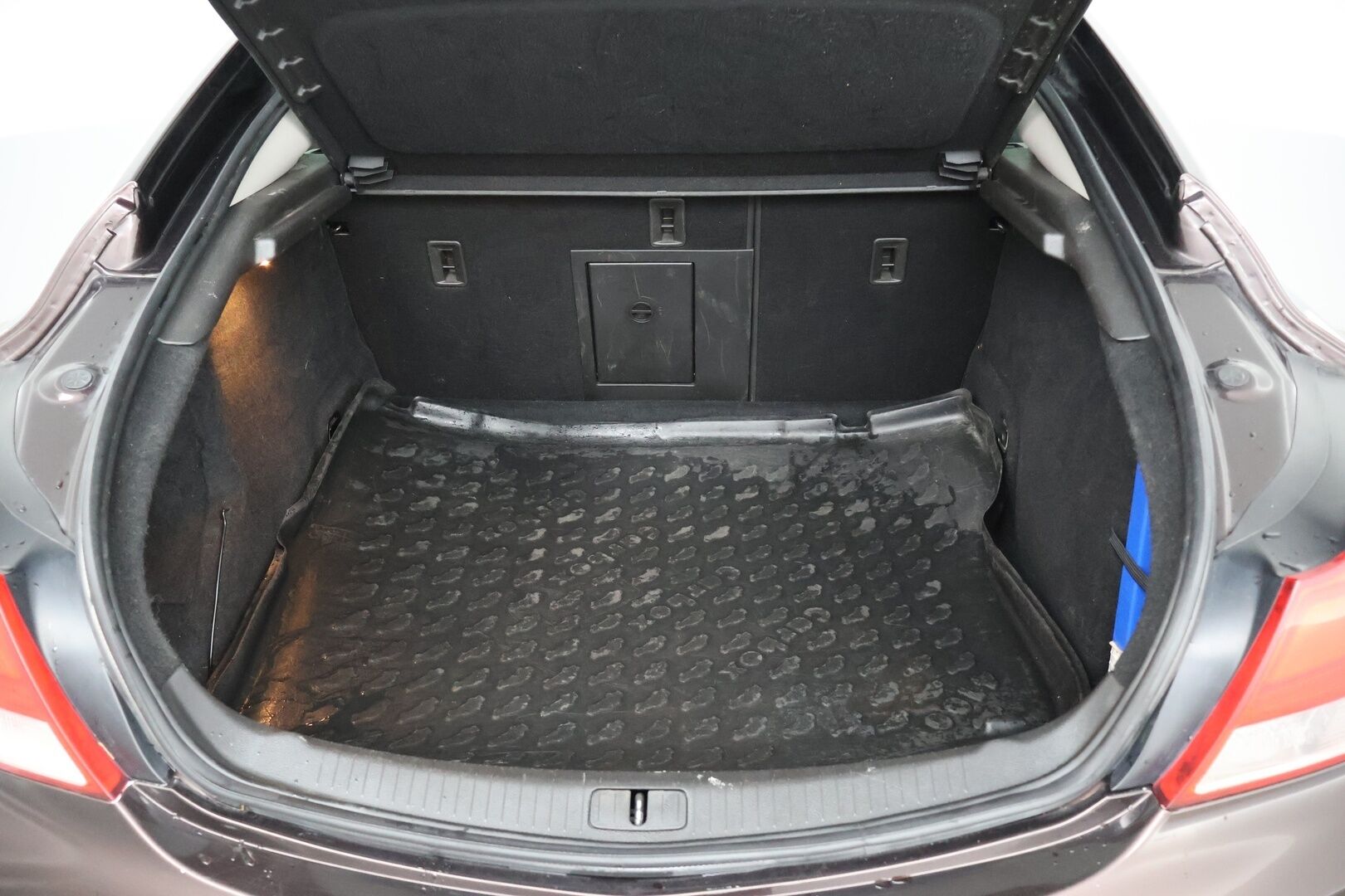 Opel Insignia 2012 5-ov Edition 2,0 CDTI ecoFLEX Start/Stop 118kW MT6 BL - Suomi-Auto | Vetokoukku | Tutkat | Vakkari