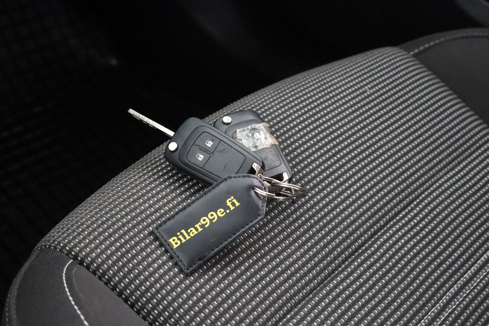 Opel Insignia 2012 5-ov Edition 2,0 CDTI ecoFLEX Start/Stop 118kW MT6 BL - Suomi-Auto | Vetokoukku | Tutkat | Vakkari