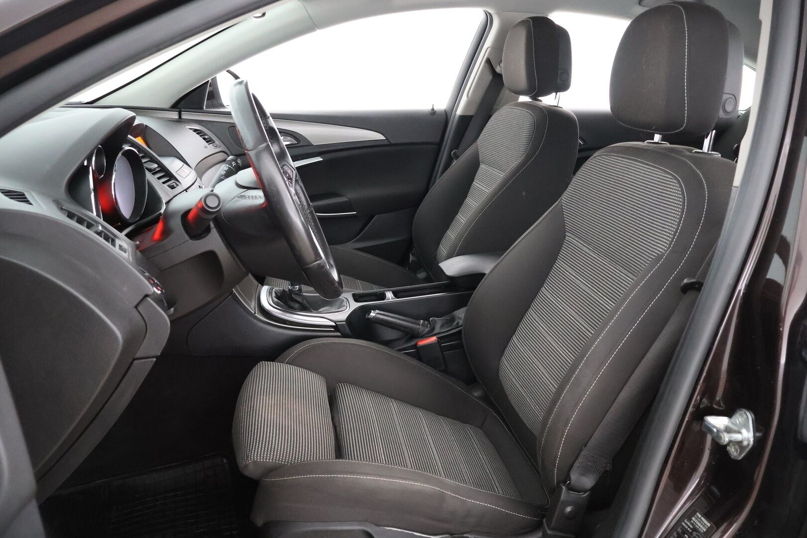 Opel Insignia 2012 5-ov Edition 2,0 CDTI ecoFLEX Start/Stop 118kW MT6 BL - Suomi-Auto | Vetokoukku | Tutkat | Vakkari