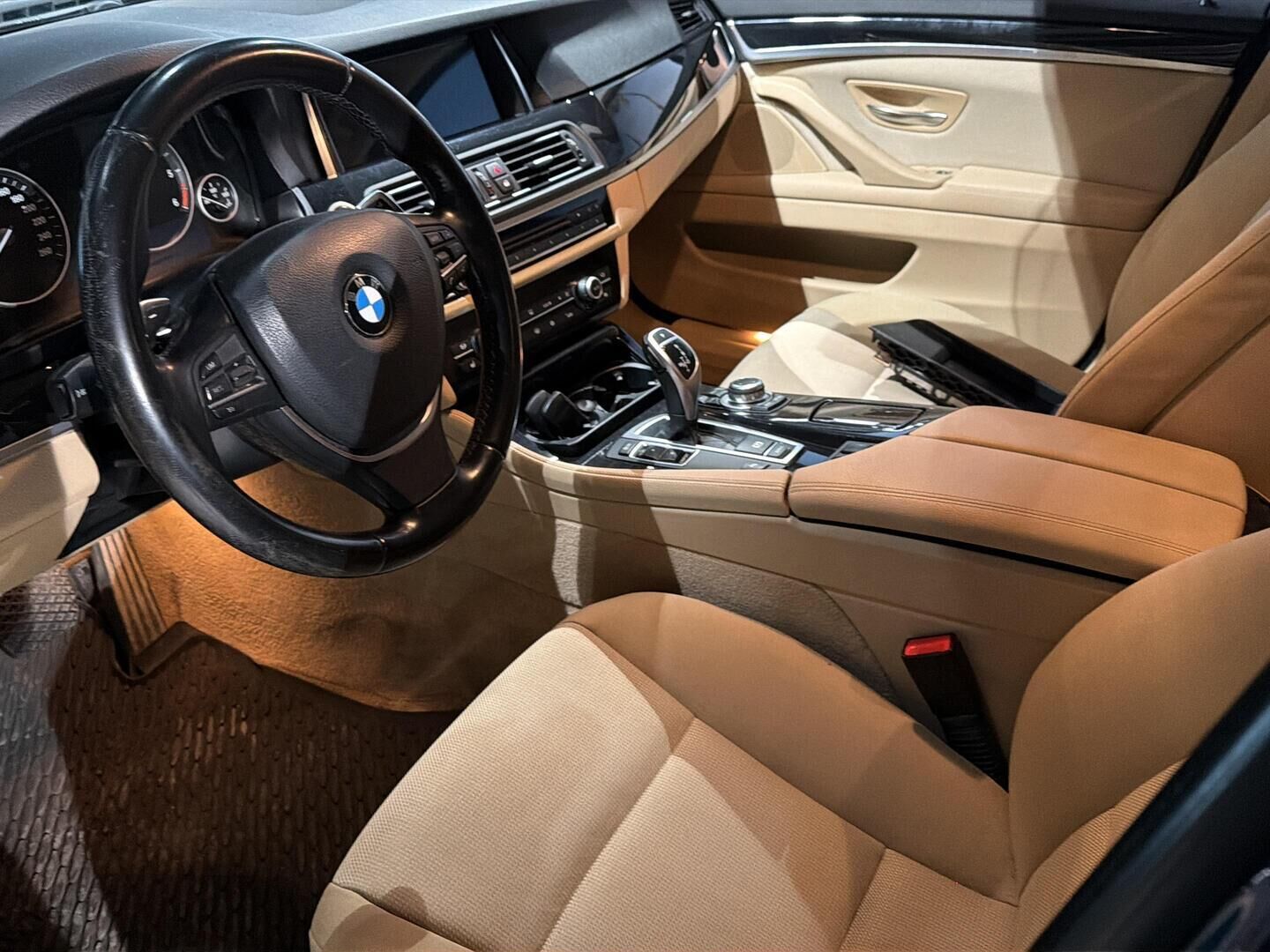 BMW 520 2012 TwinPower Turbo Sport A F11 Touring Business - YritysOutlet - Myydään vain yrityksille - - YritysOutlet - Myydään vain yrityksille | Suomi-auto | Vakkari | Kahdet renkaat | Webasto | *Soitot ja videoesittelyt Anttonilta!*+35834331172* |