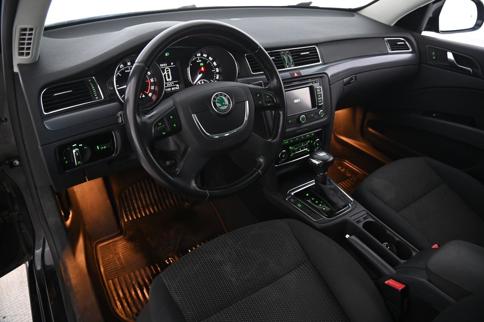 Skoda Superb 2012 Combi 2,0 TDI 140 Comfort Business+ DSG Autom. - MYYDÄÄN HUUTOKAUPPA.COM